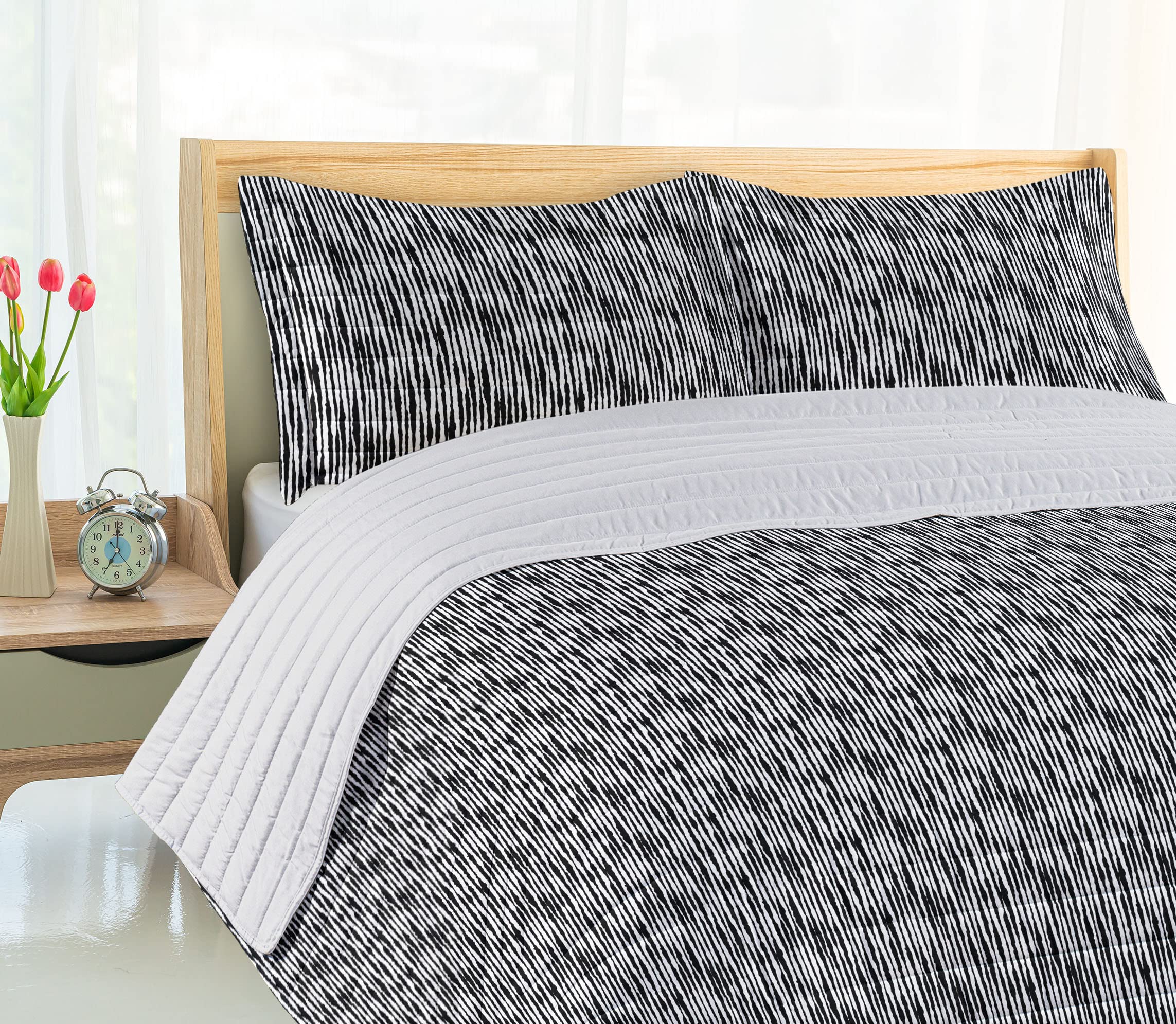 Ambesonne Aztec Boho Microfiber King Size Bedspread Set - Monochrome Abstract Geometric Pattern with Pillow Shams & Comforter, Soft Bedding for Modern Boho Chic Bedroom Decor (White & Black)