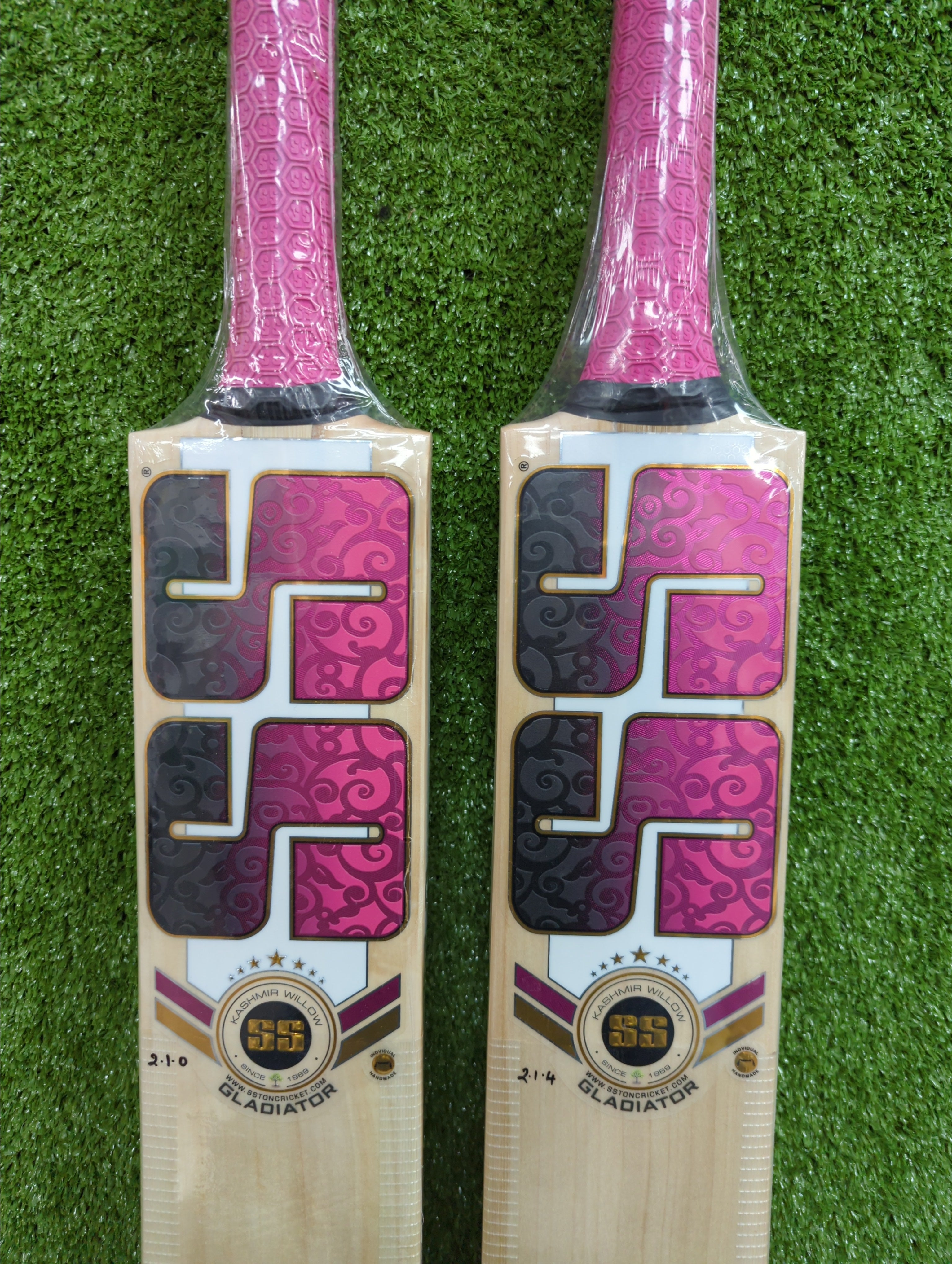Premium SS Gladiator Kashmir Willow Cricket Bat - Lightweight & Durable for Professional & Casual Play - Perfect for Matches, Practice & Backyard Games