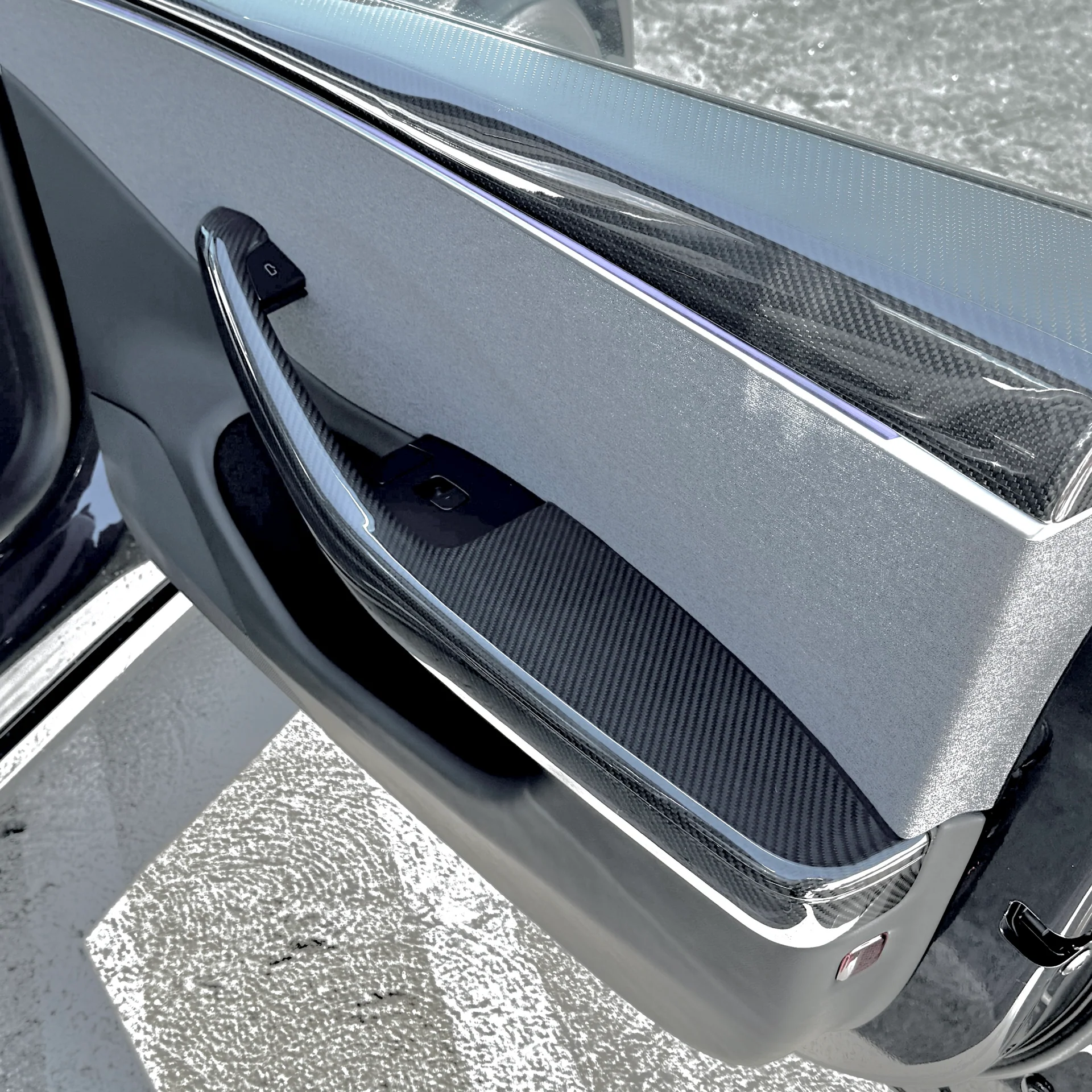 Premium Real Carbon Fiber Armrest Covers for Tesla Model 3 Highland 2024+ (4-Piece Set) - Front & Rear Door Protection - Luxury Interior Upgrade for Enhanced Driving Comfort