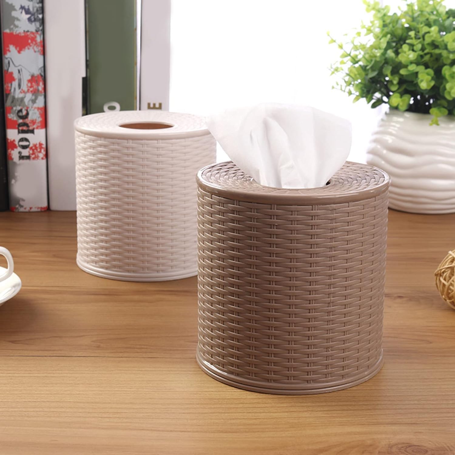 Rattan Tissue Box Cover - Wicker Toilet Paper Holder with Lid for Bathroom Storage - Decorative Round Basket for Single Roll & Tissues - Beige Home Decor for Bathroom, Living Room & Bedroom