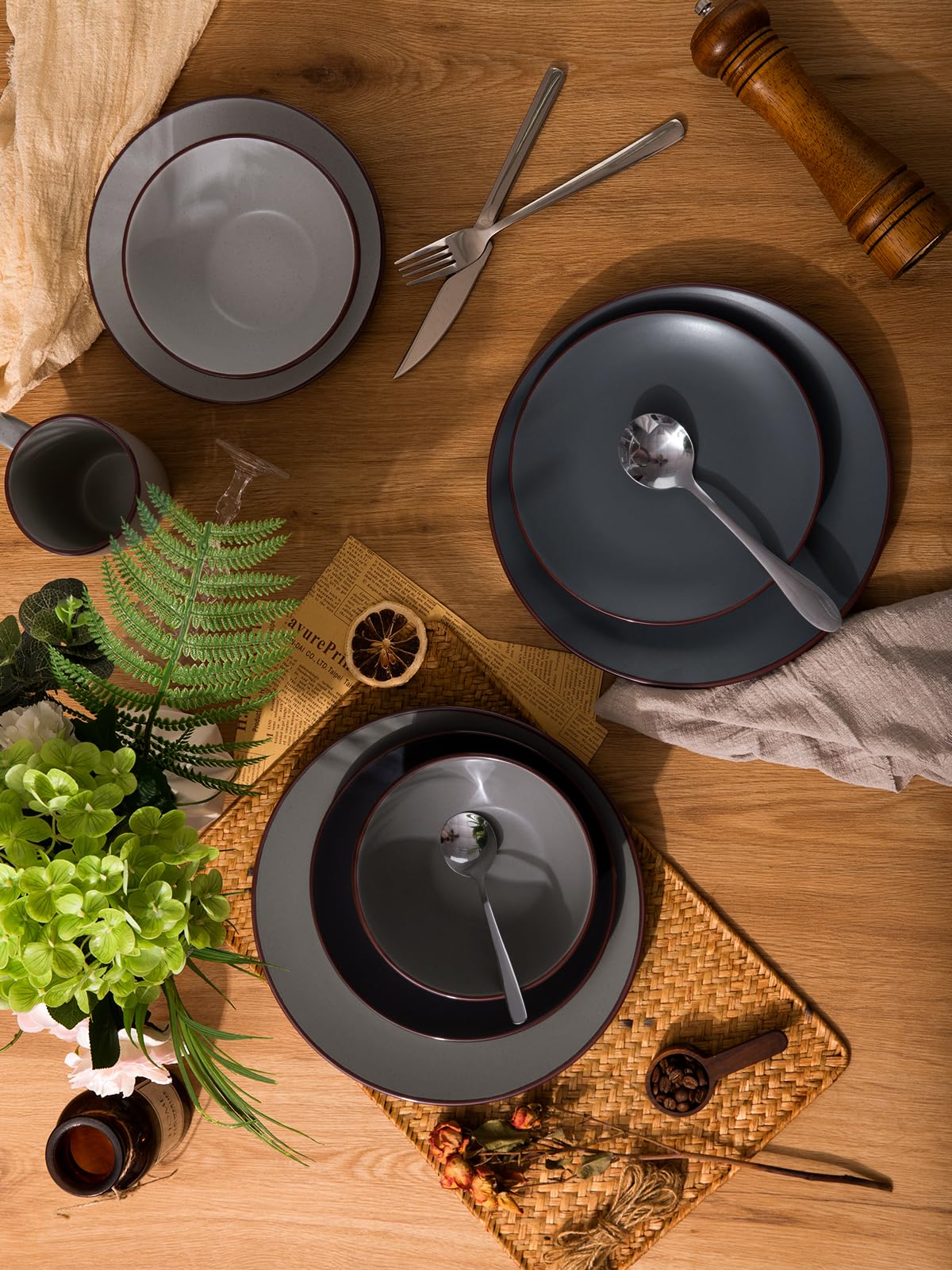 Famiware Venus 12-Piece Stoneware Dinnerware Set - Plates & Bowls for 4, Microwave & Dishwasher Safe, Colorful Stoneware Dishes - Perfect for Family Dinners, Parties & Everyday Use
