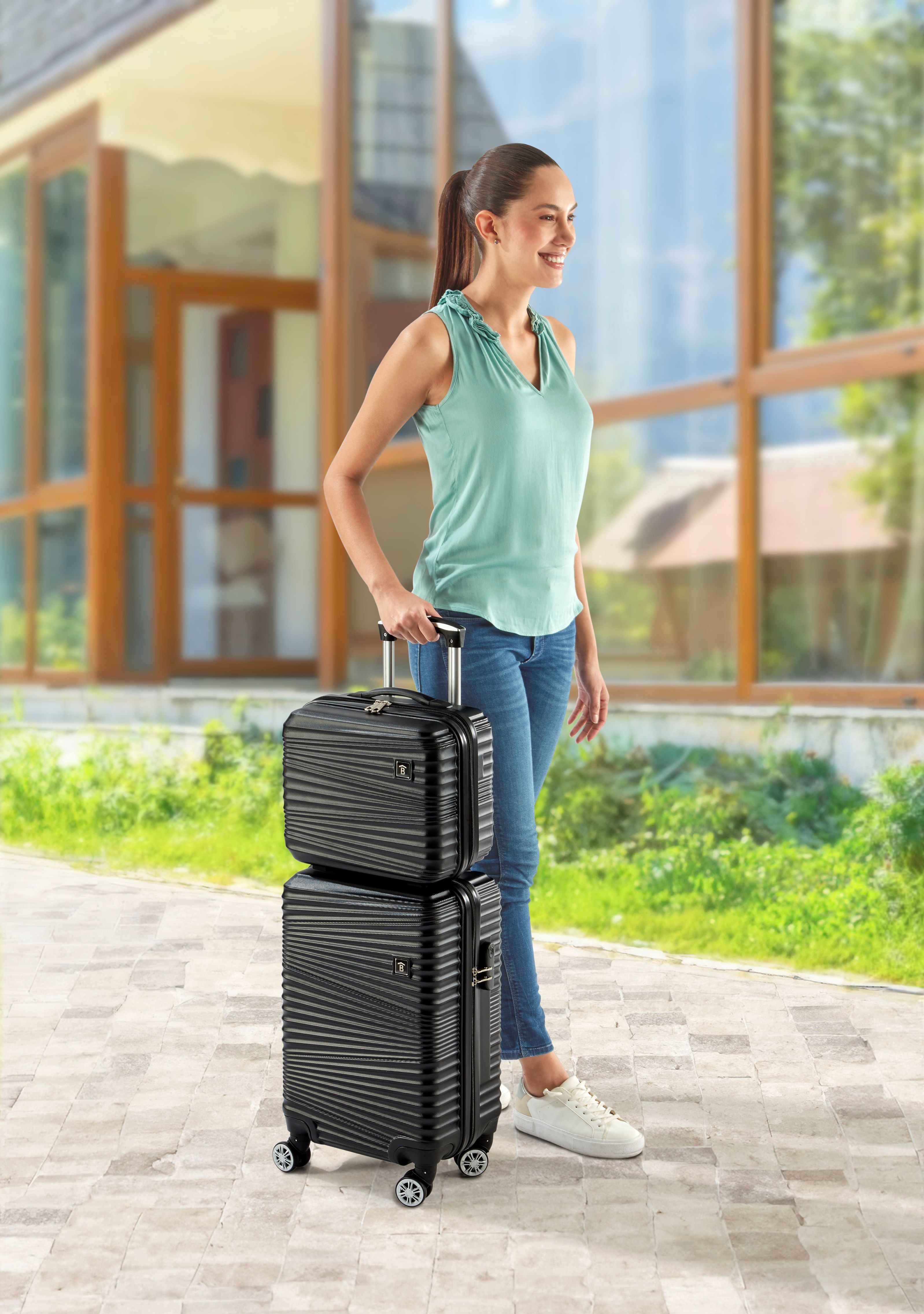 Premium 3-Piece Lightweight Luggage Set with Spinner Wheels - Carry On, Checked & Expandable Suitcases for Travel, Business & Vacation (Black)