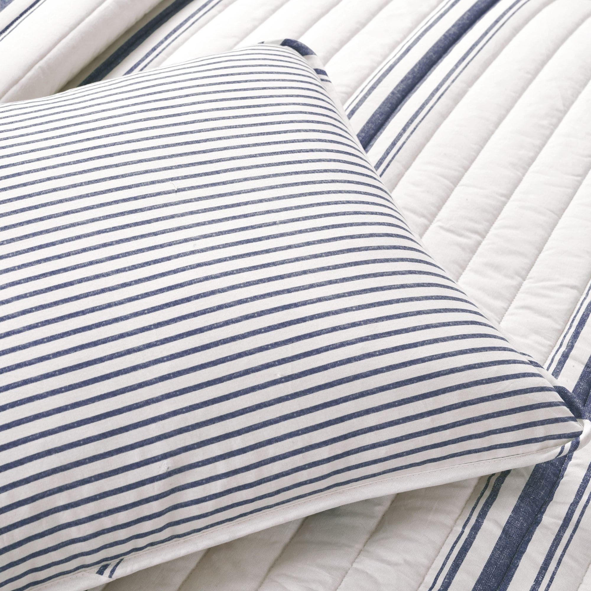 Farmhouse Stripe Reversible Cotton Quilt Set - King Size, Soft & Breathable Bedding for All Seasons - Perfect for Cozy Bedrooms, Guest Rooms & Vacation Homes