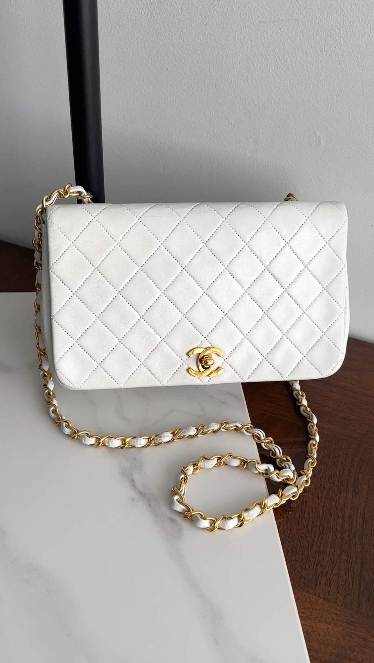 Vintage Chanel 1989 White Classic Medium Double Flap Bag - Authentic Luxury Handbag for Women, Perfect for Evening Events & Special Occasions