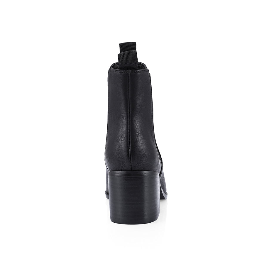 Stylish Filo Chelsea Ankle Boots in Black Softee Leather - Perfect for Women's Casual Outfits & Fall Fashion