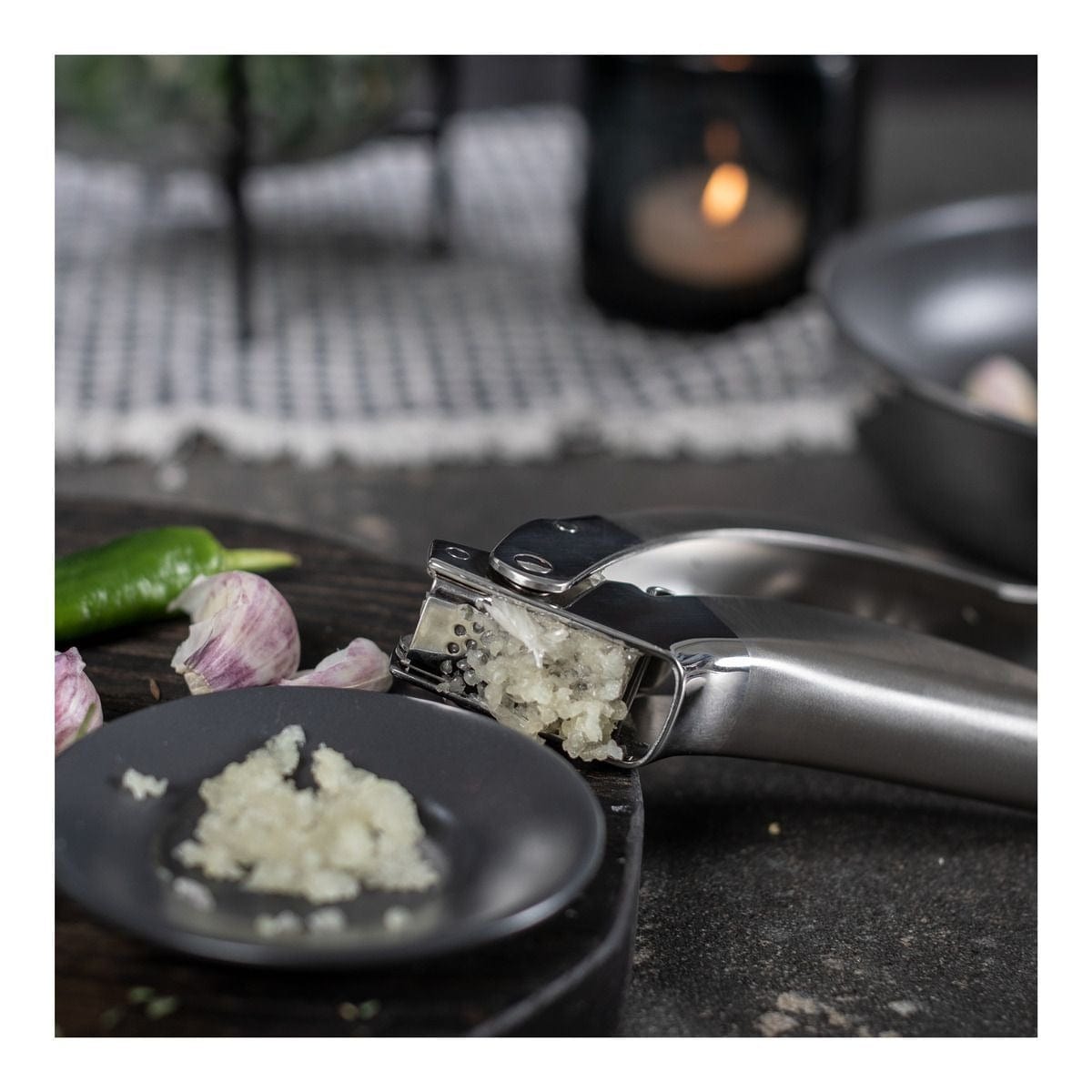 Kuhn Rikon Epicurean Stainless Steel Garlic Press 6.5 Inch - Perfect for Cooking, Meal Prep & Professional Kitchens