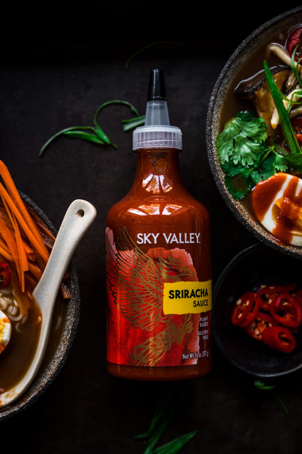 Sky Valley Sriracha Hot Sauce - Gluten Free, Vegan, Non-GMO, Low Sugar (2g) & Low Calorie (5kcal) - Made with Red Jalapeno Peppers - 18.5 Oz Bottle (3 Pack) - Perfect for Tacos, Burgers, Wings & Asian Cuisine