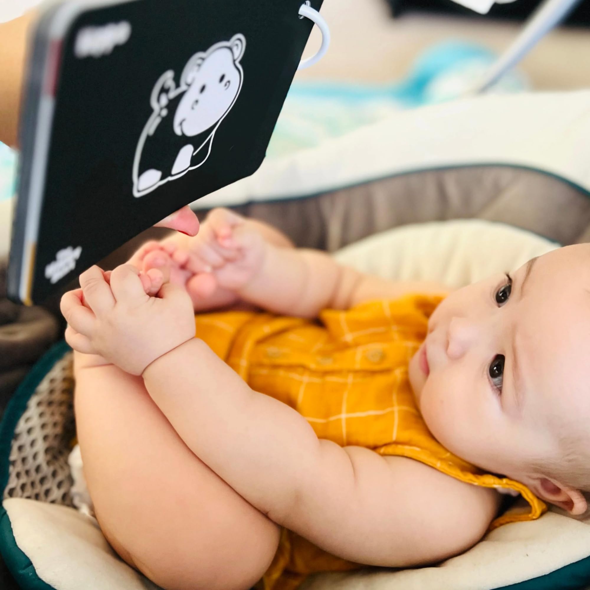 High Contrast Baby Flash Cards - Waterproof Black & White Newborn Toys for Ages 0-12 Months | Tummy Time, Sensory Development & Diaper Bag Essential (English & Russian Bilingual) - Perfect for Early Learning, Visual Stimulation & Parent-Child Bonding