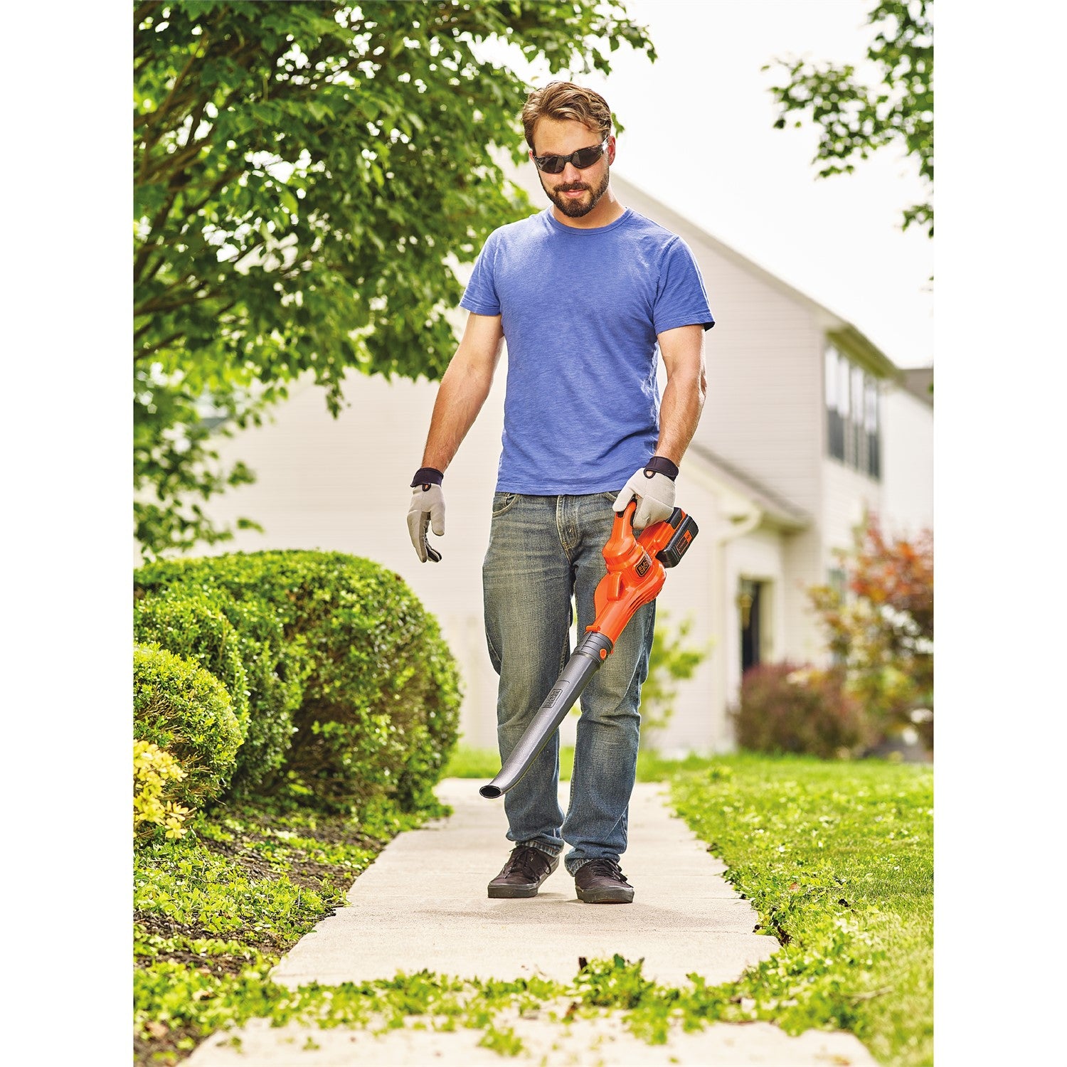 BLACK + DECKER 40V Max Lithium Cordless Sweeper (LSW40C) - Refurbished with Full Warranty | Lightweight Yard Cleanup for Patios, Driveways & Sidewalks