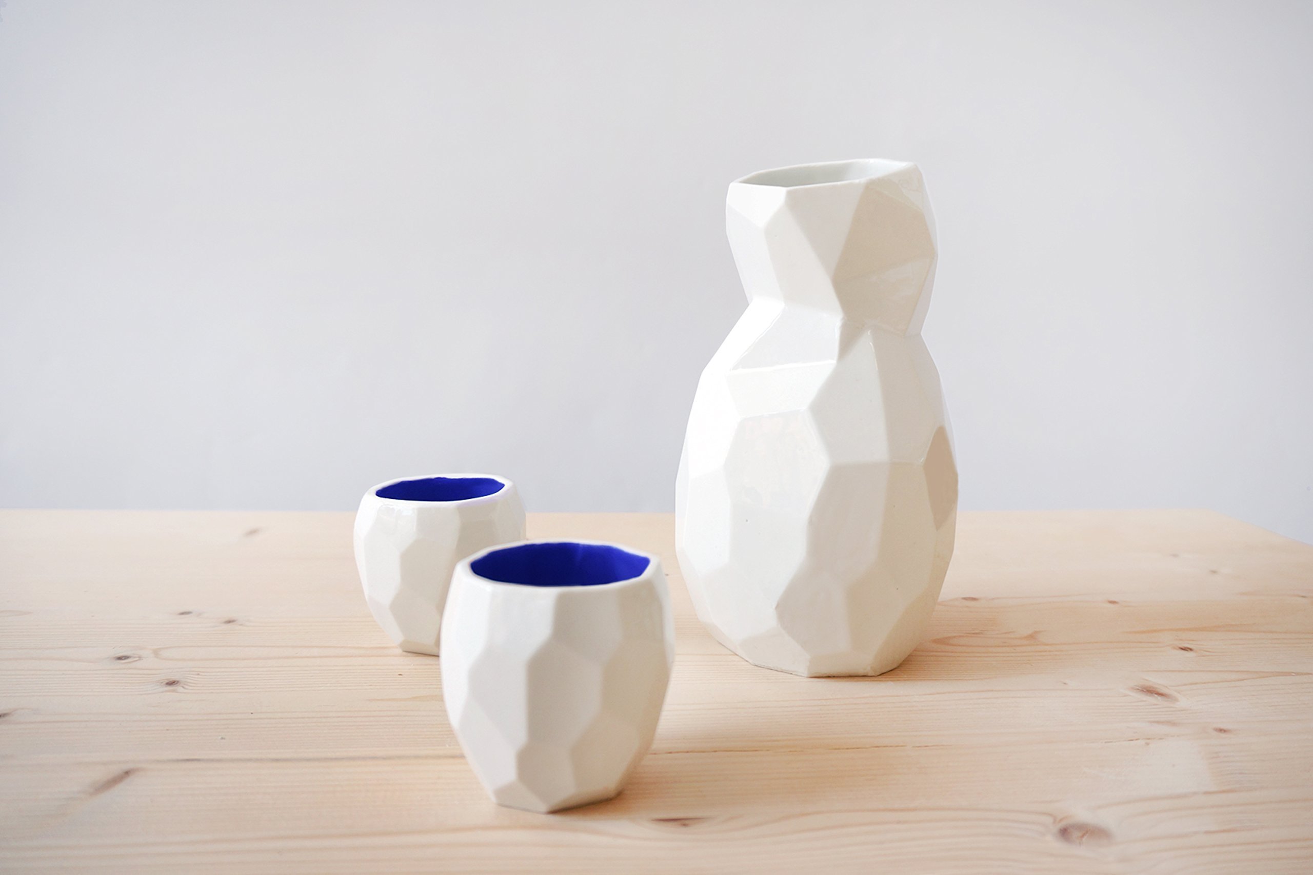 Geometric Ceramic Sake Set - Japanese Dinner Decanter & Cups Collection - Elegant Wine Carafe for Sushi Nights & Asian Dining