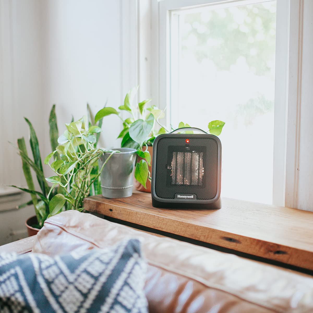 Honeywell UberHeat Plus Ceramic Space Heater - Compact & Quiet Personal Heater for Small Rooms with Adjustable Thermostat, Auto-Off Timer & Overheat Protection - Ideal for Office, Bedroom, Dorm (Black, HCE220B)