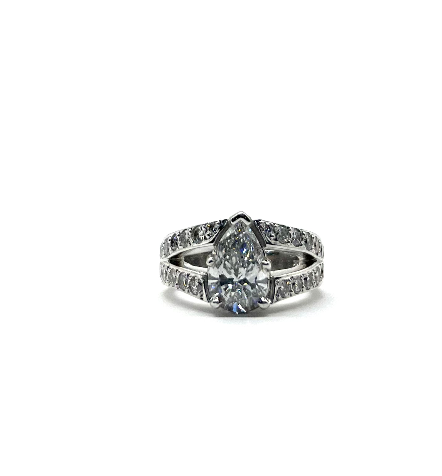 18K White Gold Lab-Grown Pear Shaped Diamond Engagement Ring with Split Shoulder Design - Perfect for Proposals, Anniversaries & Special Occasions
