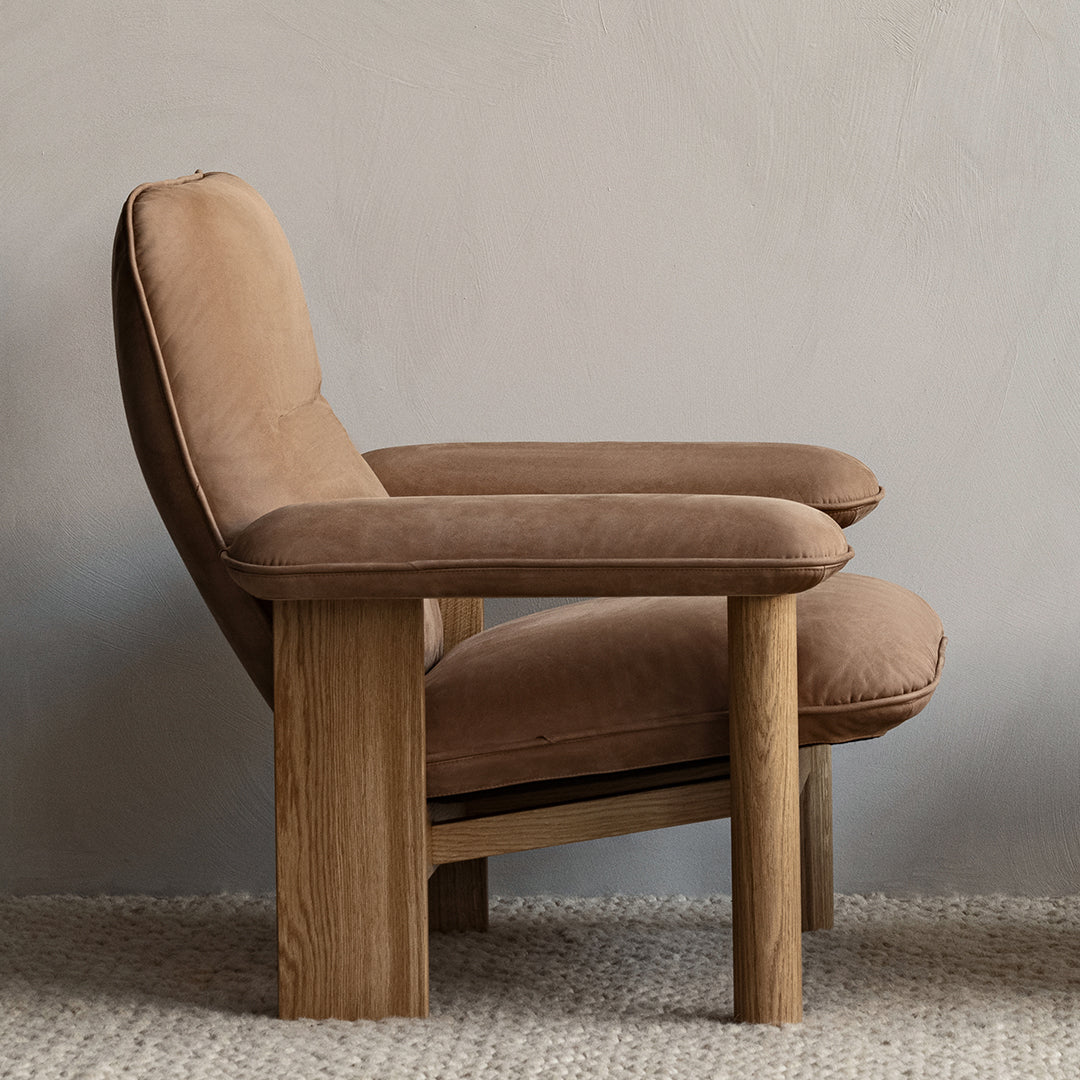 Brasilia Lounge Chair - Mid Century Modern Accent Chair for Living Room, Bedroom & Office - Comfortable Upholstered Armchair with Wooden Legs - Perfect for Relaxing, Reading & Lounging