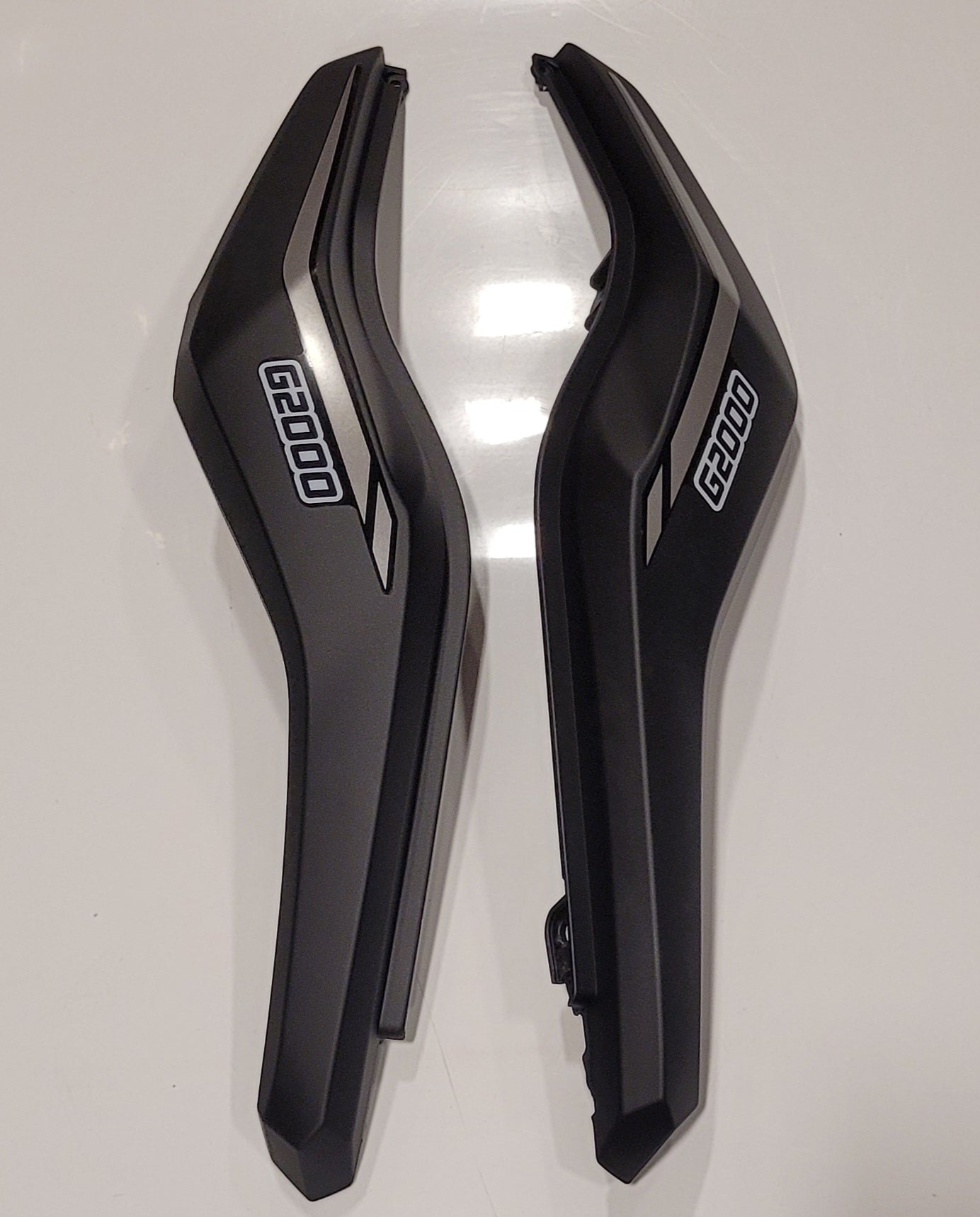 G2000 Black Rear Left & Right Tail Cover - Replacement Auto Body Parts for Sedans & SUVs - Perfect for Car Repair & Customization