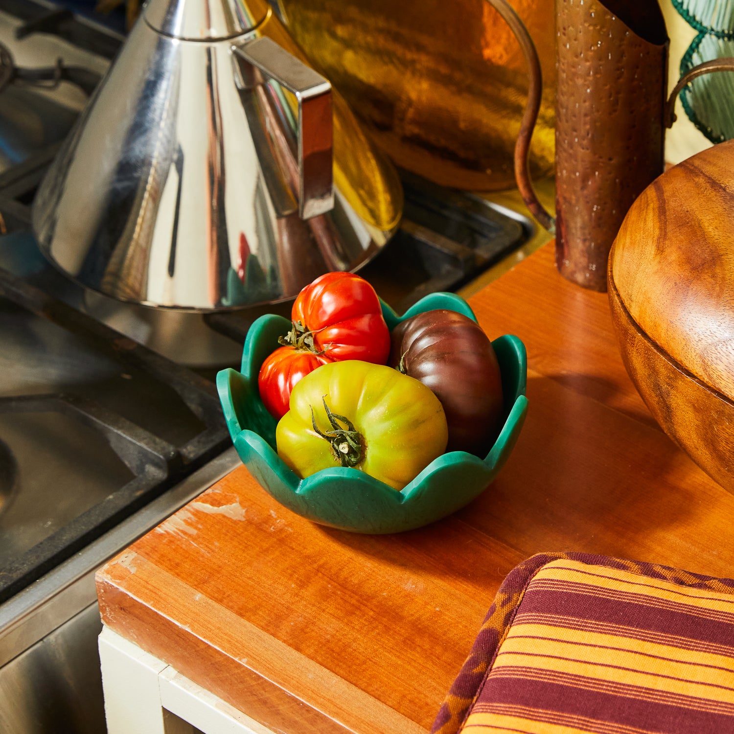 Elegant Ceramic Petal Bowl - Handcrafted Forest Green Salad Serving Dish for Home Dining & Party Entertaining