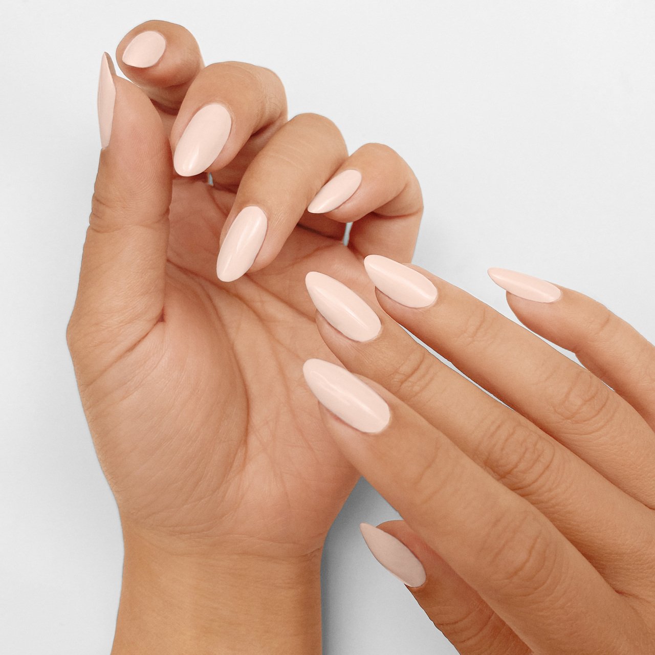 CND Vinylux Long Wear Nail Polish 0.5 oz - #371 Mover & Shaker | 7+ Days Shine, Chip-Resistant Formula | Perfect for Salon Professionals & At-Home Manicures