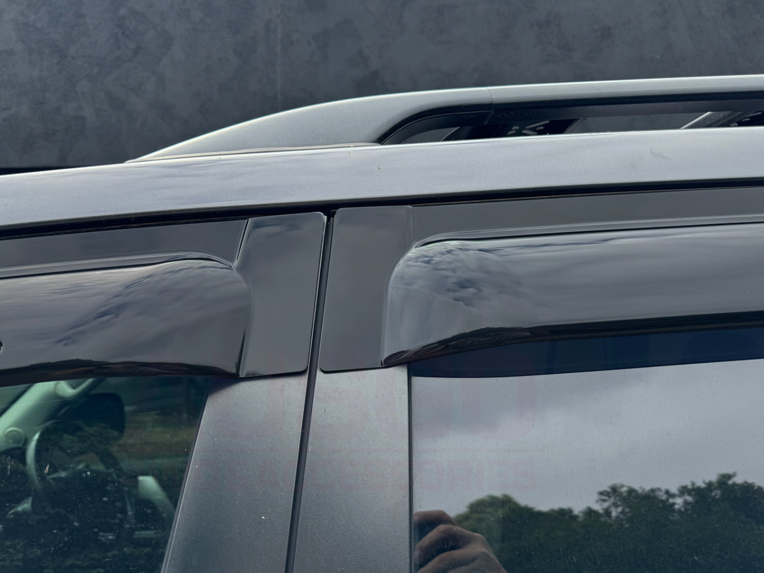Toyota Land Cruiser 200 (LC200) 2007-2015 Wide Weather Shields & Bonnet Protector - Durable Car Accessories for Rain, Sun & Off-Road Protection