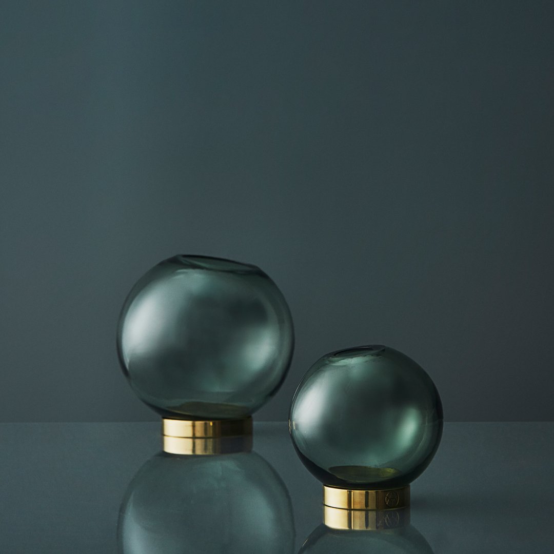 Small Globe Vase with Stand - Set of 6 - Perfect for Home Decor, Wedding Centerpieces & Gift Giving