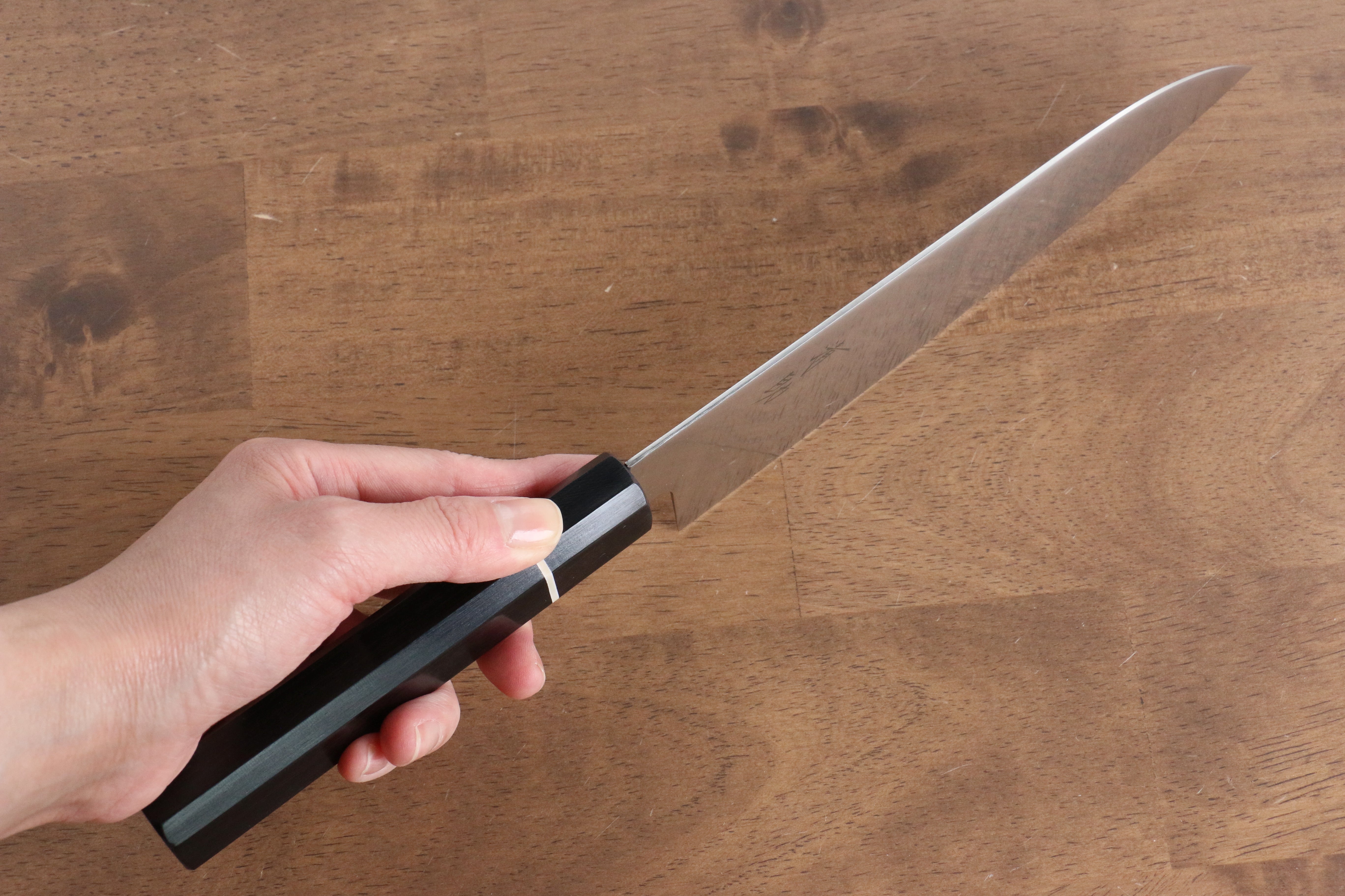 Seisuke Molybdenum Santoku Knife 180mm - Black Pakkawood Handle - Professional Japanese Kitchen Knife for Slicing, Dicing & Chopping Vegetables, Meat & Fish