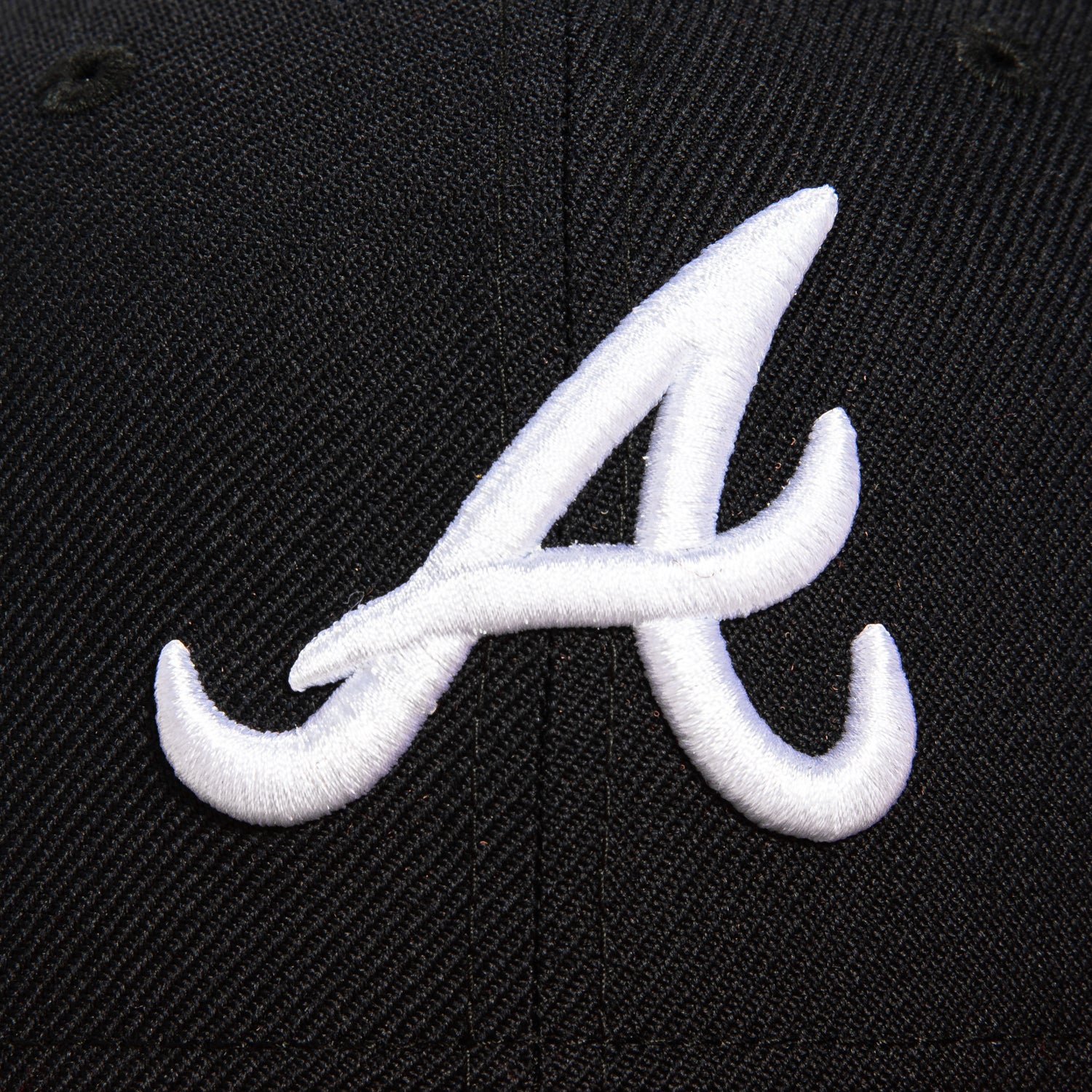 New Era 59Fifty Atlanta Braves 1995 World Series Patch Snapback Baseball Cap - Navy & Red MLB Officially Licensed Hat for Fans & Collectors | Perfect for Games, Tailgating & Braves Memorabilia Collection