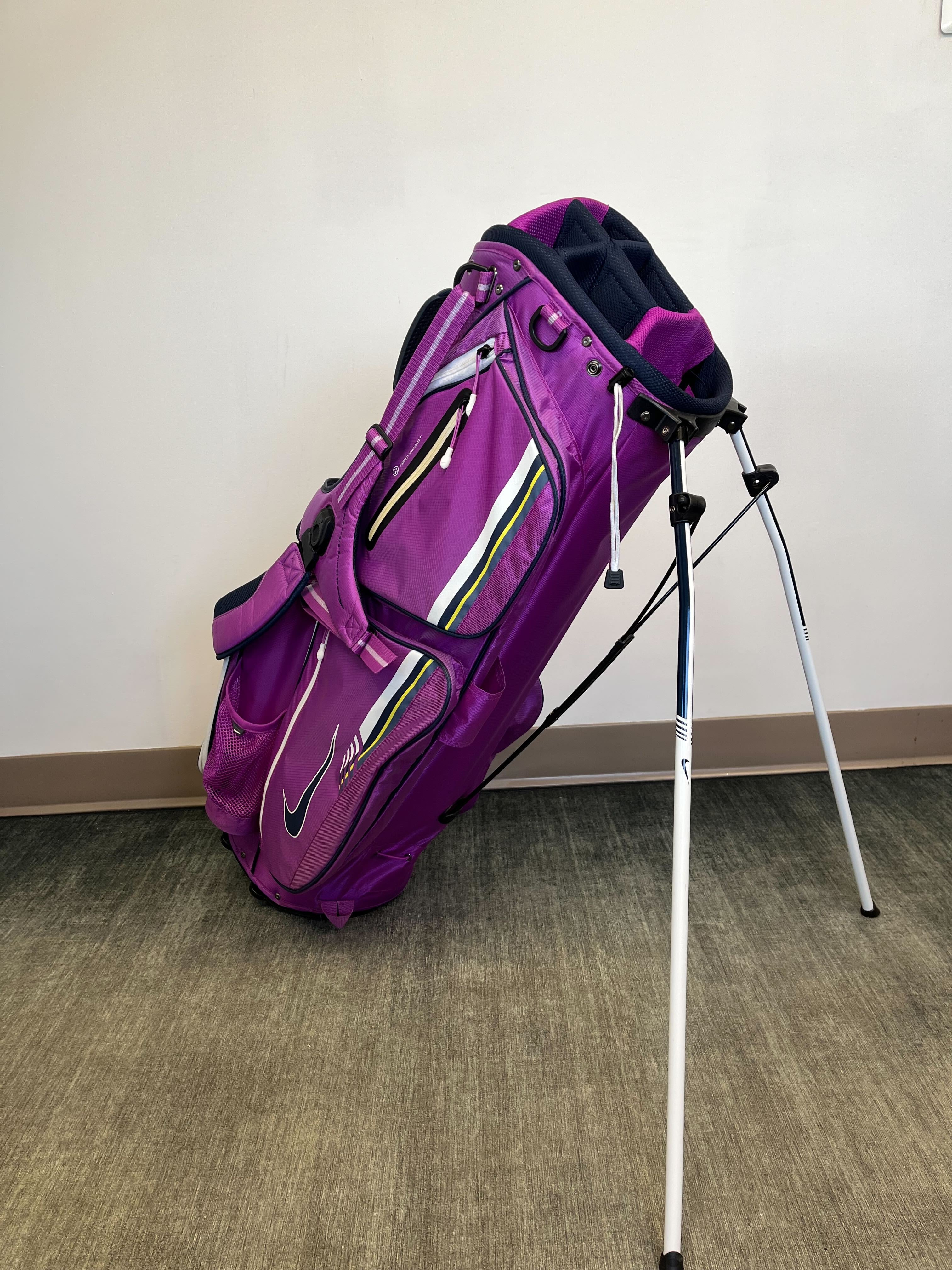 Nike Golf Extreme Sport Carry Bag Purple/White - Lightweight Golf Stand Bag with Adjustable Strap & Waterproof Rain Cover - Perfect for Golfers, Travel & Outdoor Sports