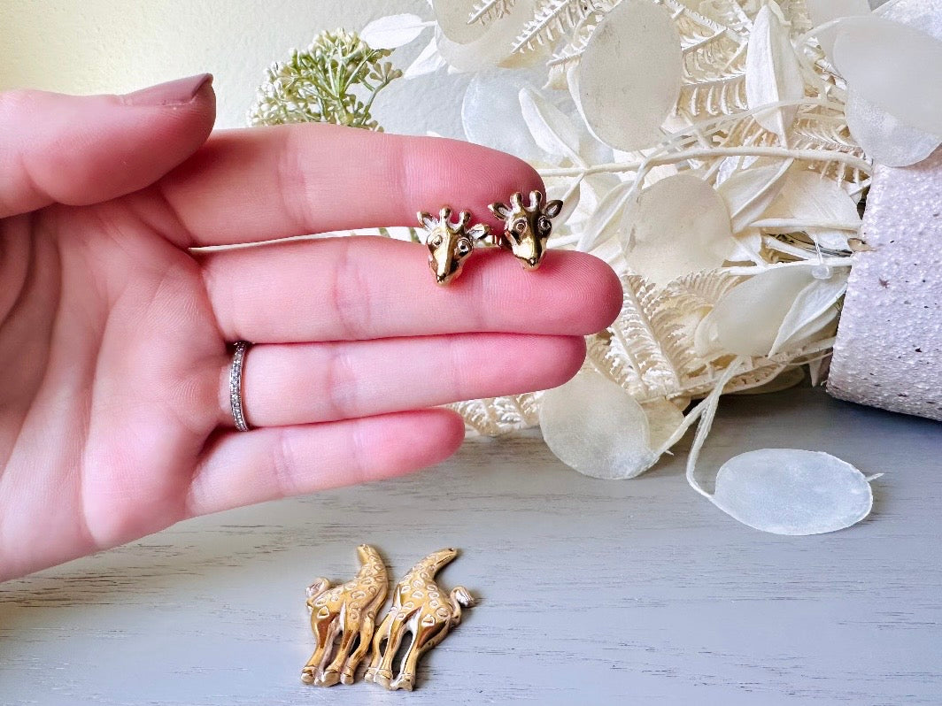 Vintage Giraffe Earrings - White & Gold Pierced Post Earrings with Movable Head - Convertible Stud to Dangle Earrings - Perfect Animal Lover Gift for Women - Ideal for Casual Wear, Date Nights & Special Occasions