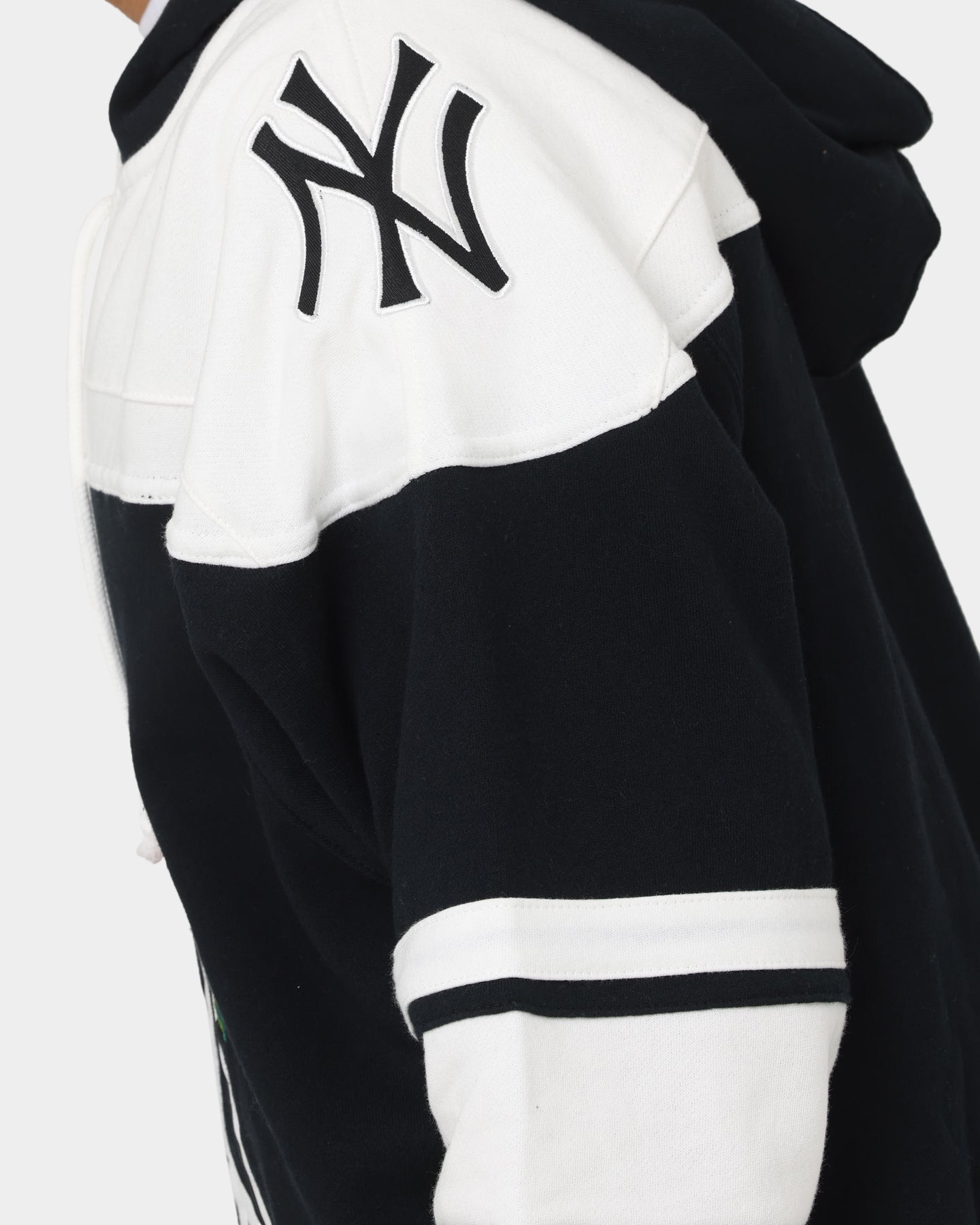 47 Brand New York Yankees Superior Lacer Hoodie - Black MLB Baseball Fan Apparel for Men & Women - Perfect for Game Day, Casual Wear & Outdoor Activities