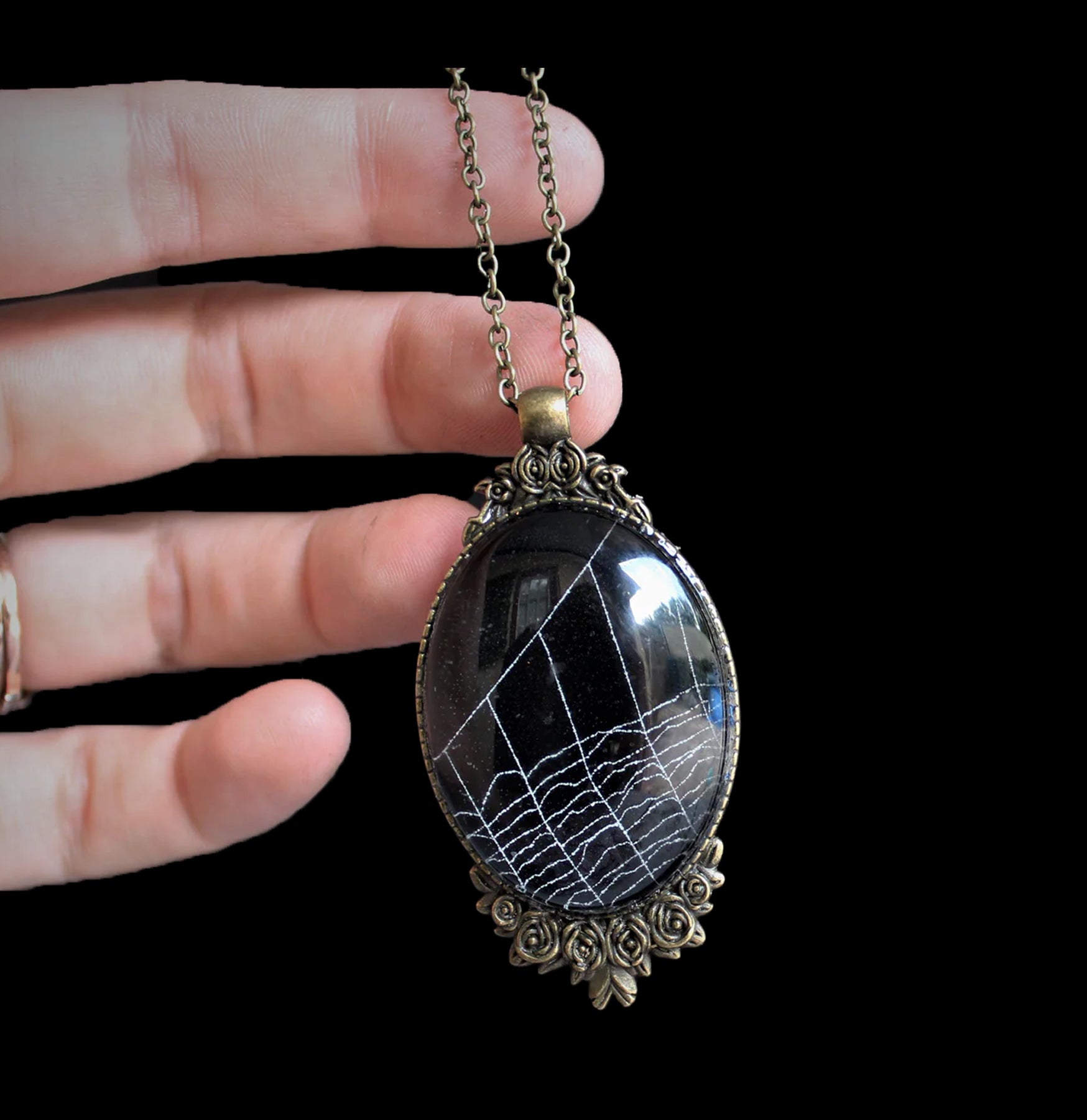 Unique Preserved Real Spider Web Necklace - Handmade Gothic Jewelry for Women - Perfect for Halloween, Cosplay & Dark Fashion Accessories
