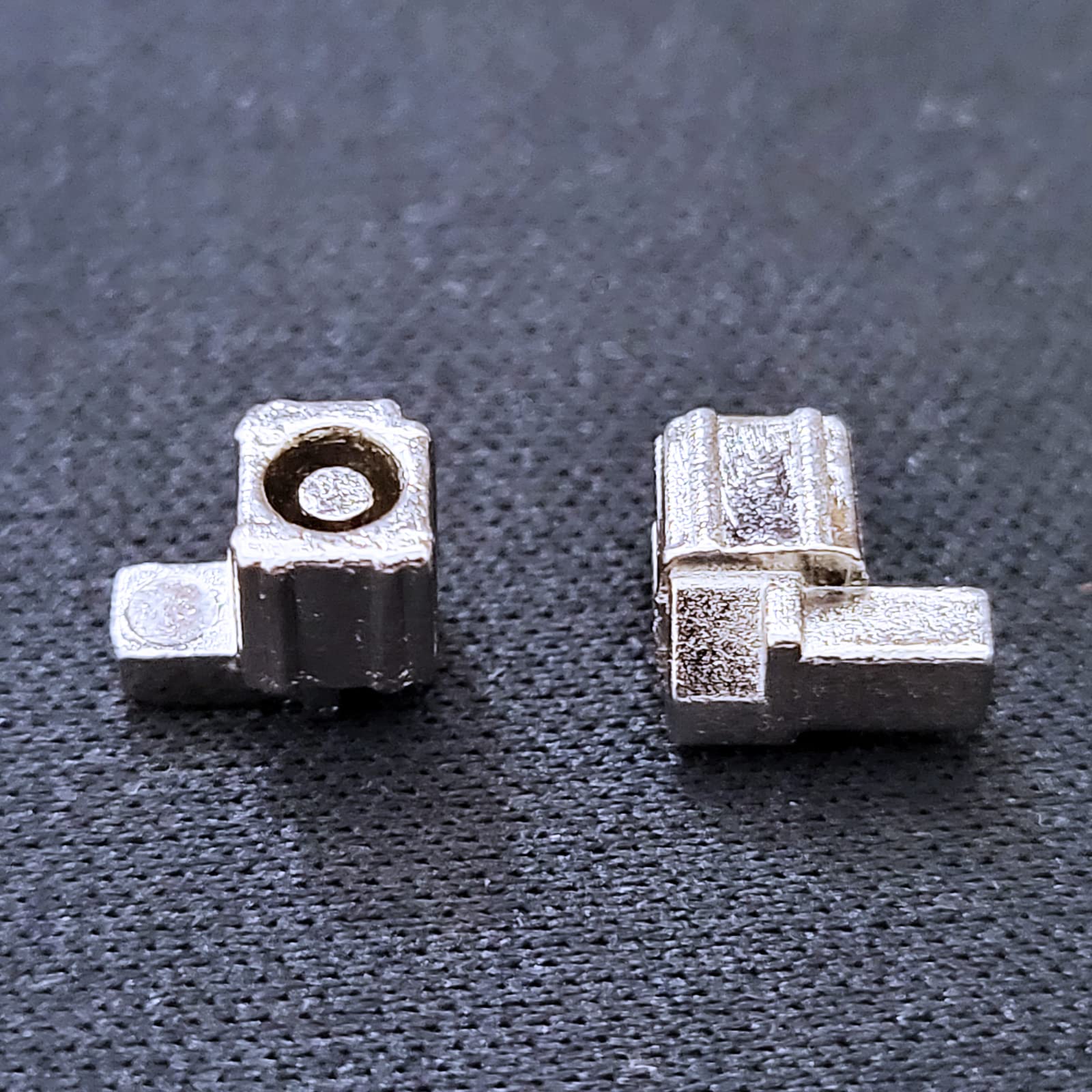 4 Pairs Left Right Slider Buckle Metal Lock Latch Bracket Controller Replacement Repair Parts for Nintendo Switch Joy-Con - Fix Loose or Broken Joy-Con for Gaming, DIY Repair & Accessories Upgrade