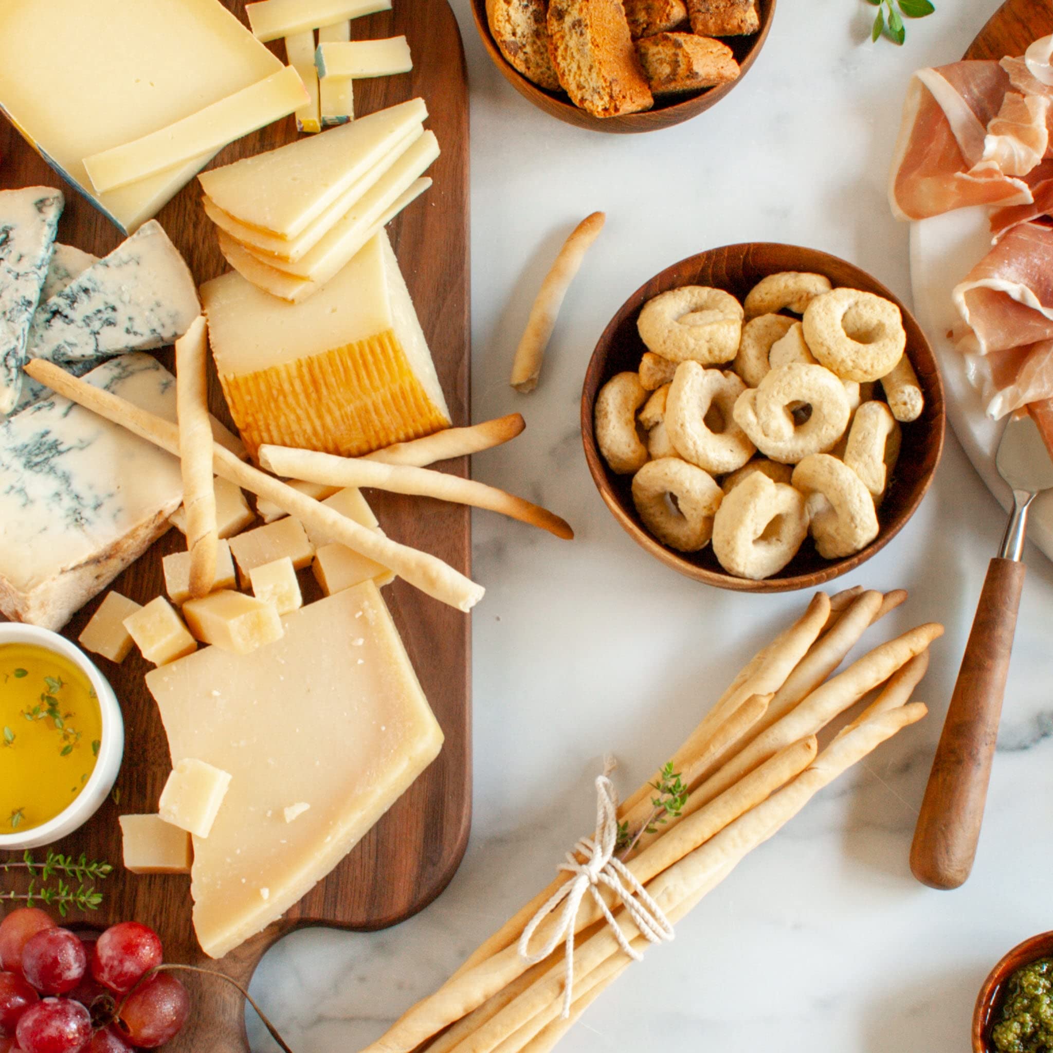 igourmet Authentic Italian Gourmet Gift Box – Hand-Selected Cheese Assortment, Prosciutto di Parma, Extra Virgin Olive Oil & Mantova Cookies – Premium Imported Italian Food Gifts for Holidays, Parties & Corporate Events
