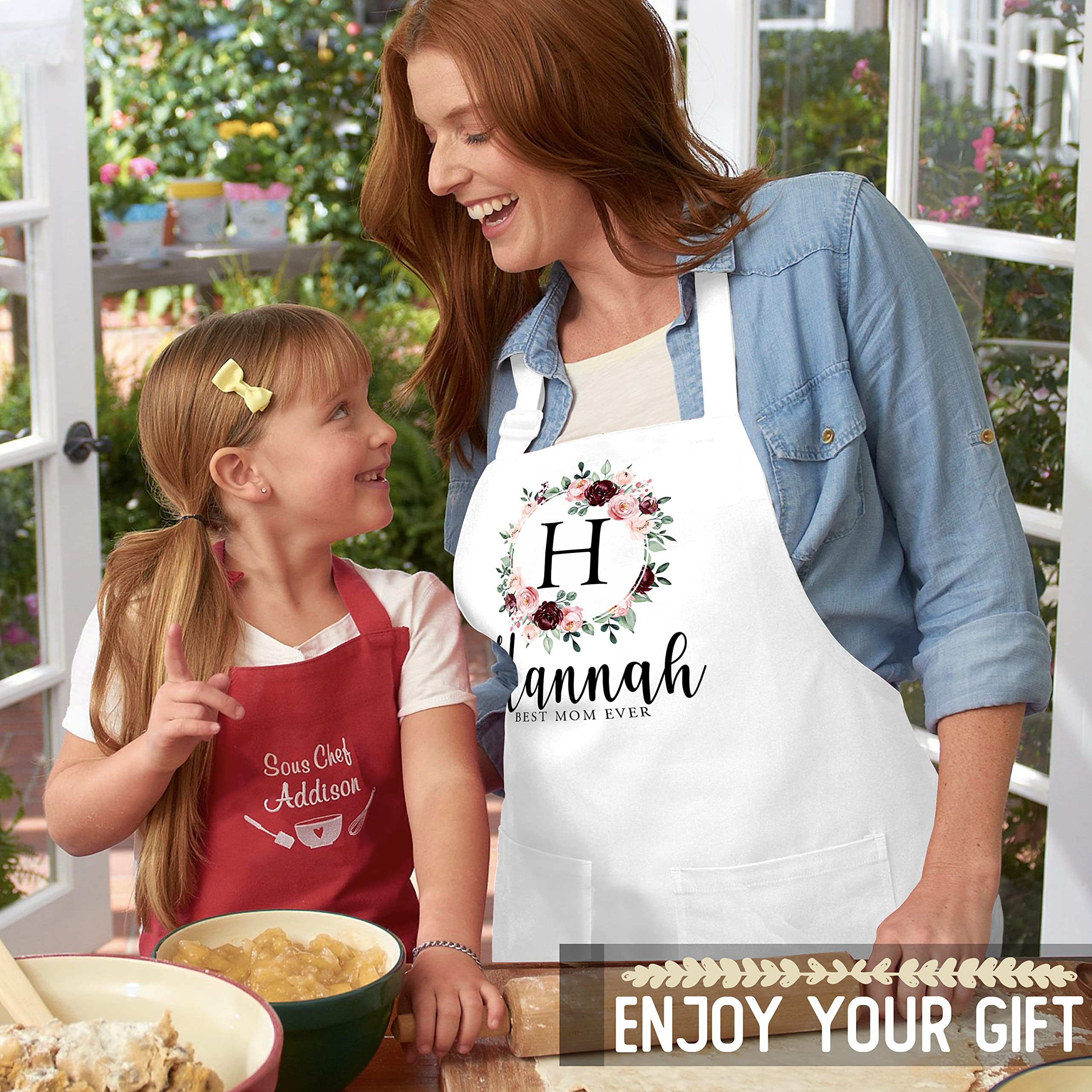 Personalized Floral Initial Kitchen Apron with Pockets - Custom Chef Cooking Apron for Women, Baking, BBQ, Grilling - Funny & Unique Gift Idea for Mom, Wife, Bakers - Perfect for Home Cooking, Outdoor BBQ, and Kitchen Decor