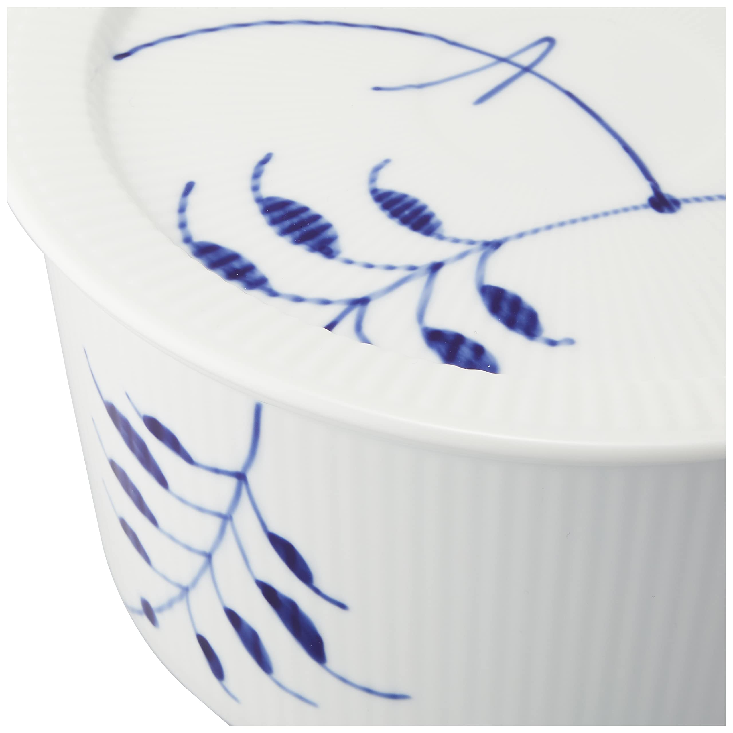 Royal Copenhagen Blue Fluted Mega Bowl with Lid - 1 Quart Porcelain Serving Bowl for Soup, Salad, Desserts - Elegant Dinnerware for Home & Entertaining