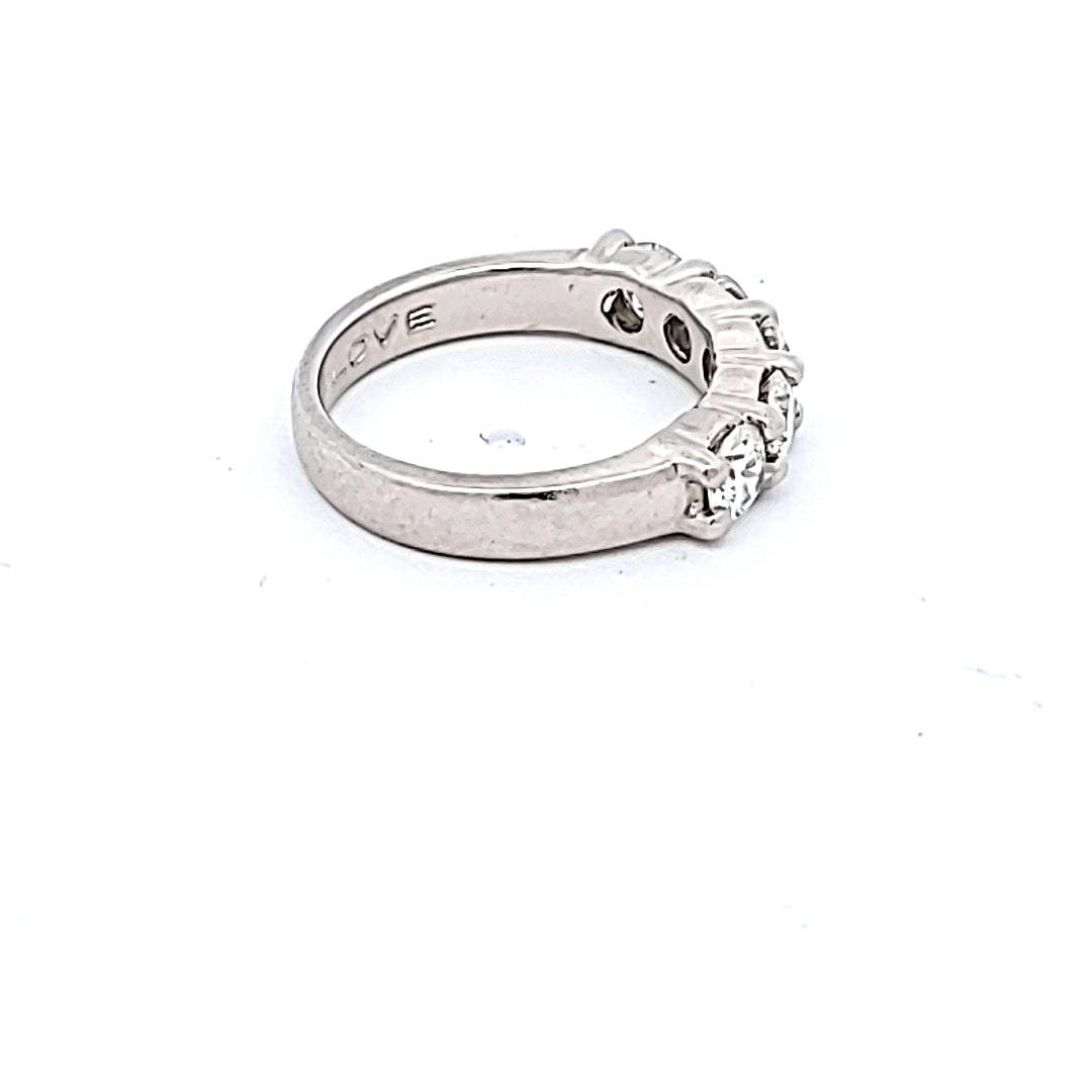 1.00 Carat Round Brilliant F VS2 Diamond Platinum Wedding Band Ring for Women - Elegant Bridal Jewelry, Anniversary Gift & Engagement Ring for Special Occasions