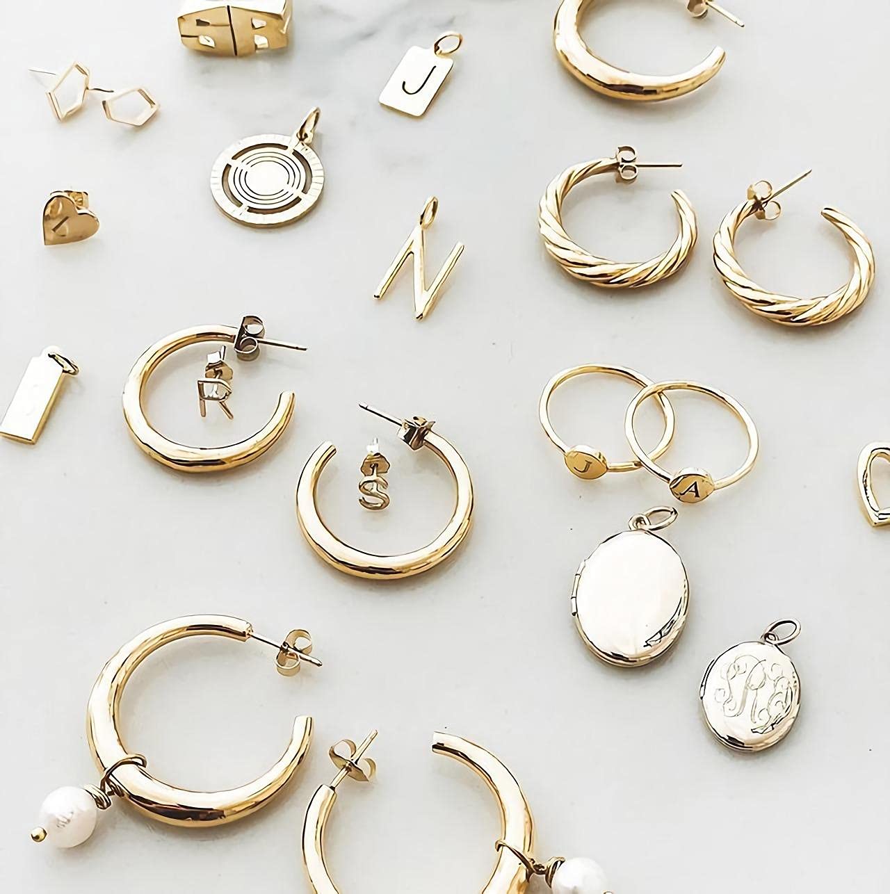 Custom Name Ring Personalized 10K 14K 18K Gold Moissanite Letter Ring - Mother Daughter Jewelry Gift for Women & Girls - Perfect for Birthdays, Anniversaries & Special Occasions