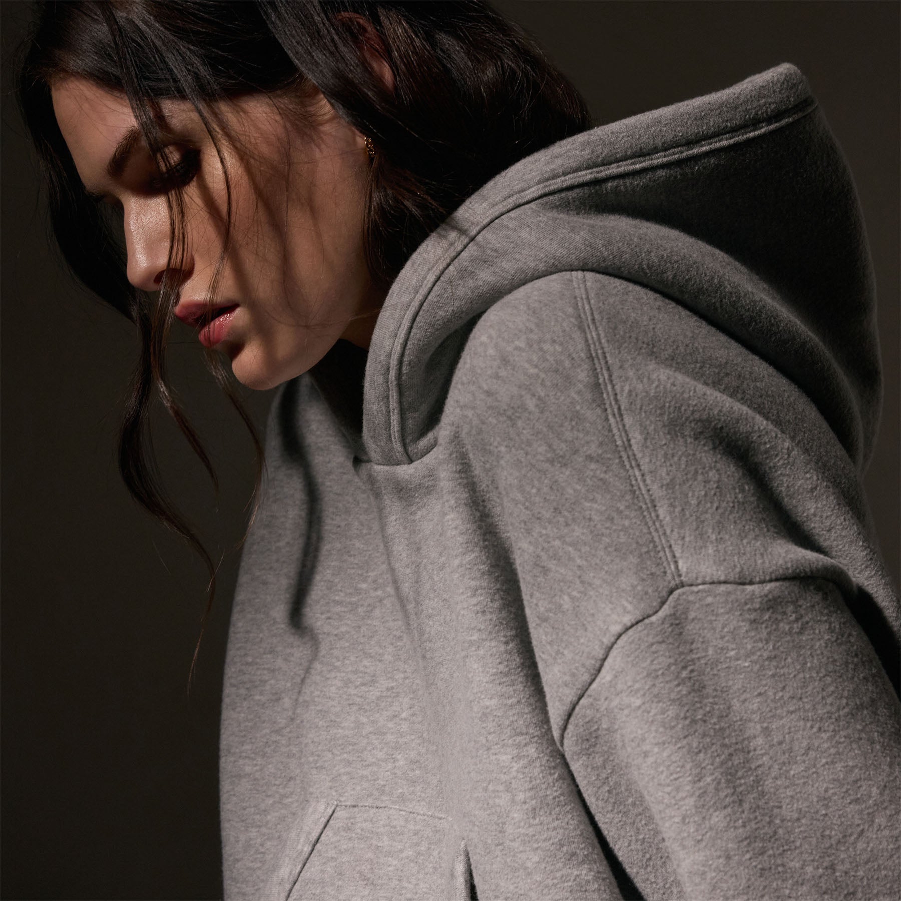 Cozy Hooded Sweatshirt for Women & Men - Soft Heather Grey Pullover Hoodie | Perfect for Casual Wear, Lounge & Outdoor Activities