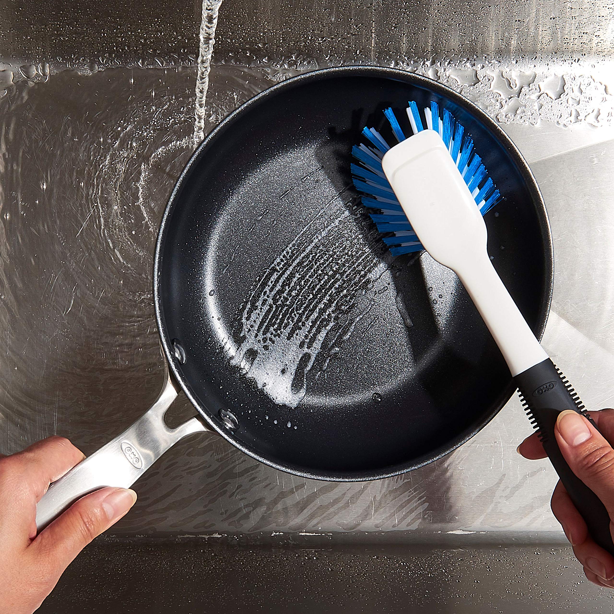 OXO Good Grips Dish Brush - White/Black, 1 Count - Ergonomic Kitchen Scrubber for Pots, Pans & Dishes - Perfect for Daily Dishwashing & Tough Stains