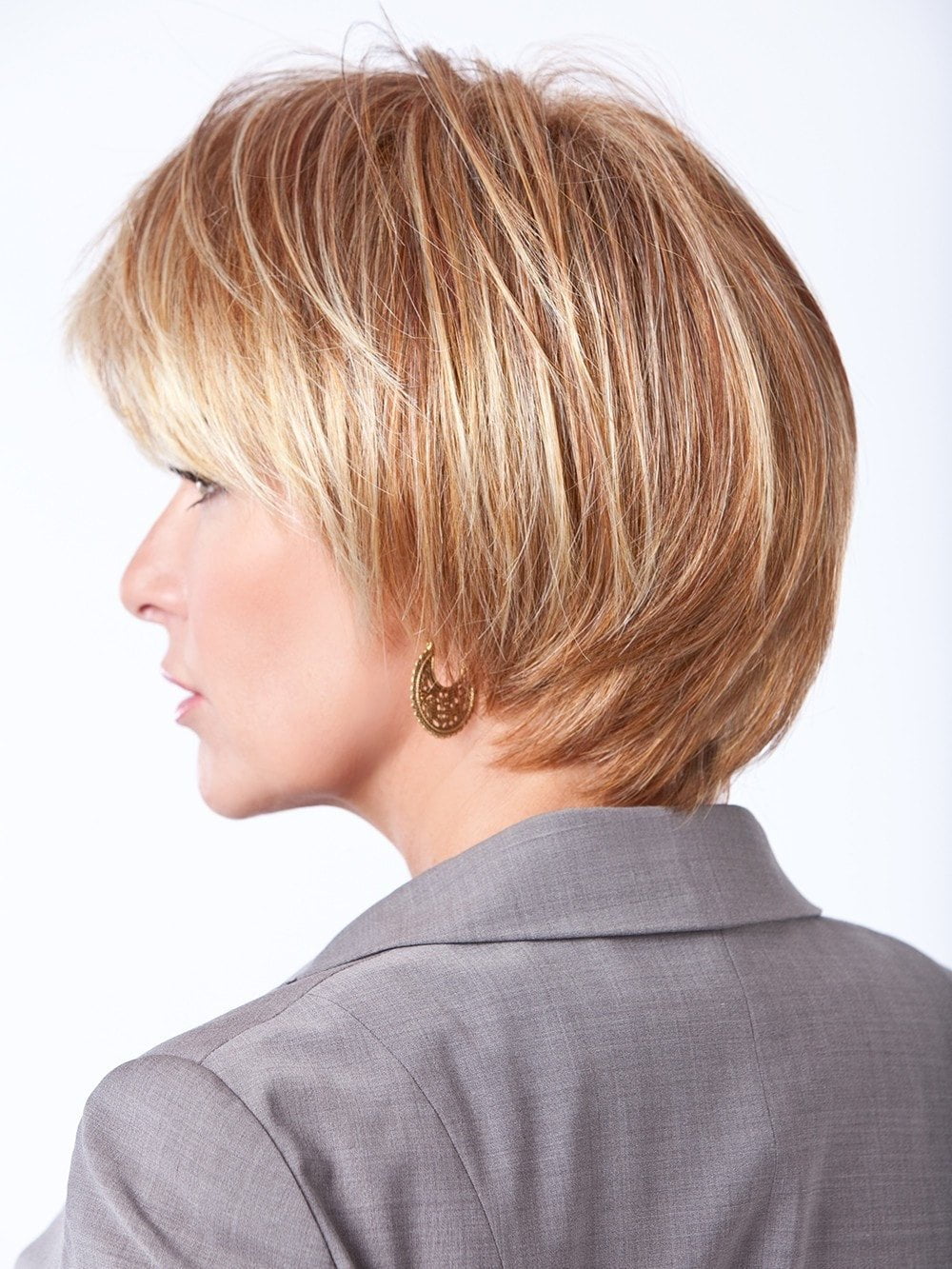 Classic Bob Synthetic Wig with Basic Cap - Soft & Natural Look for Women | Perfect for Cosplay, Halloween, and Daily Fashion