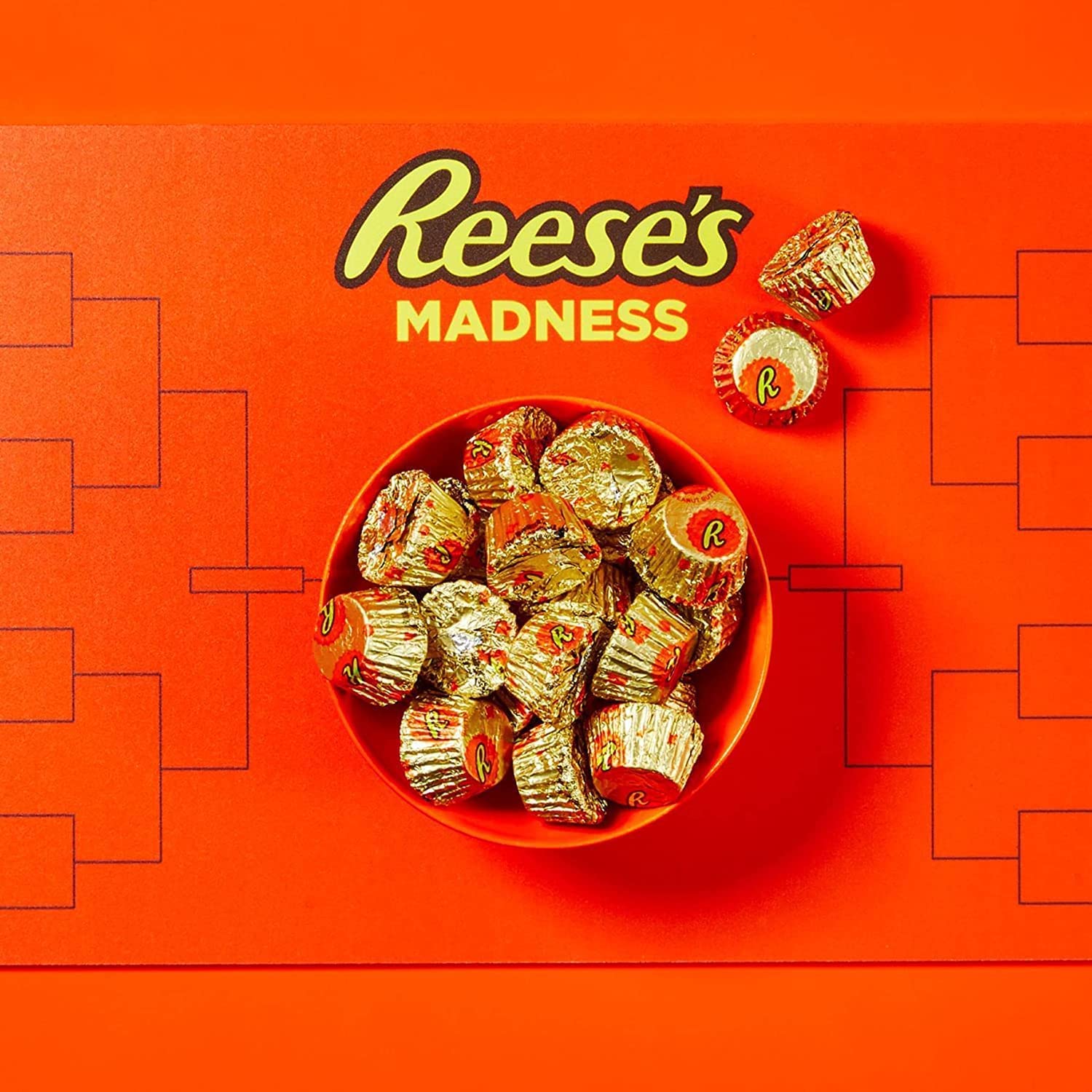 Reese's Peanut Butter Miniature Cups - Smooth Peanut Butter & Milk Chocolate - Individually Wrapped Bulk Pack - 2lb (Pack of 1) - Perfect for Halloween Candy, Party Favors & Office Snacks
