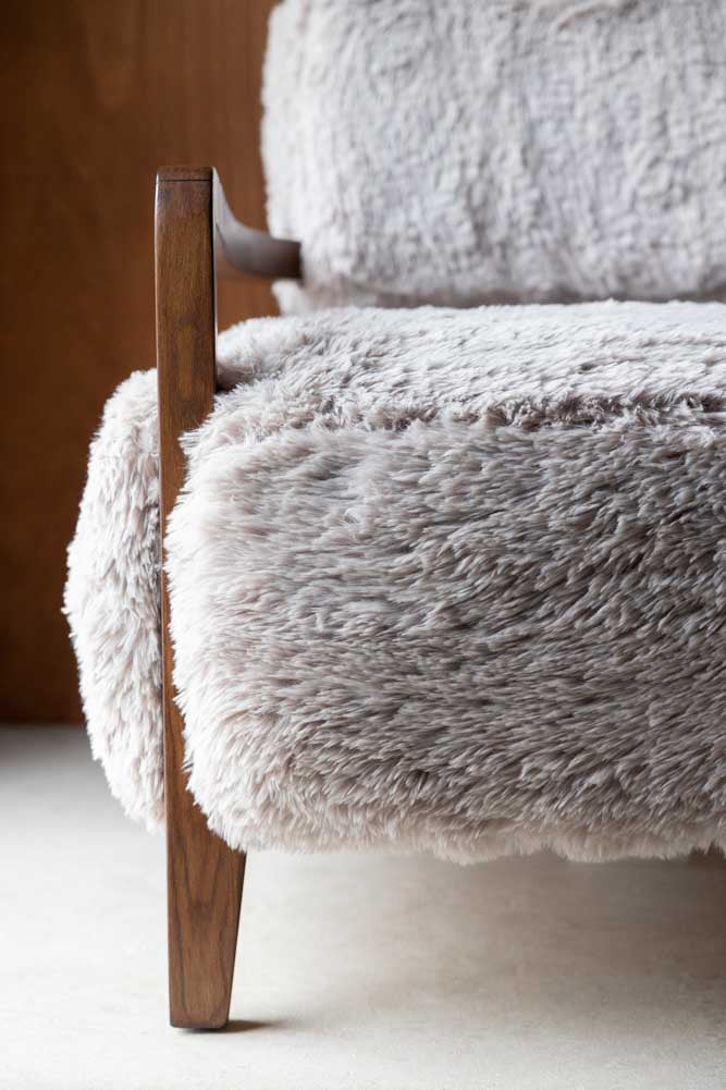 Cozy Fluffy Armchair for Living Room - Soft Plush Upholstered Lounge Chair with High Back Support, Perfect for Reading & Relaxing at Home