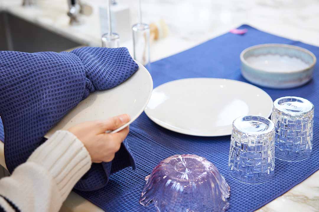 Premium Waffle Weave Cloth Set of 2 - Super Absorbent & Quick-Drying Kitchen Towels for Dishes, Countertops & Glass Cleaning - Ideal for Home, Restaurant & Office Use
