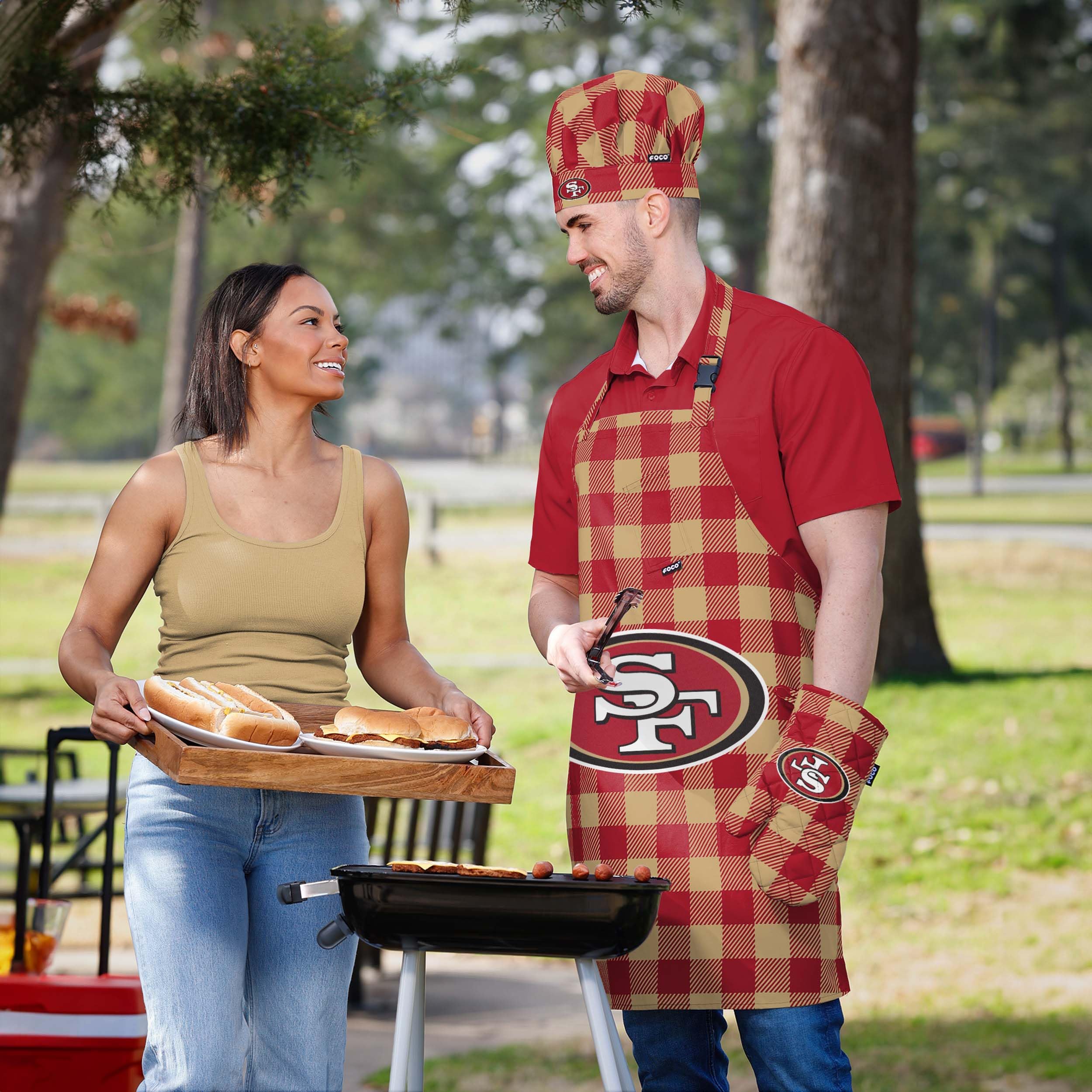 FOCO NFL Plaid Apron with Chef Hat & Oven Mitt 3-Piece Cooking Set - Perfect for Game Day Tailgating, BBQ Grilling & Kitchen Baking