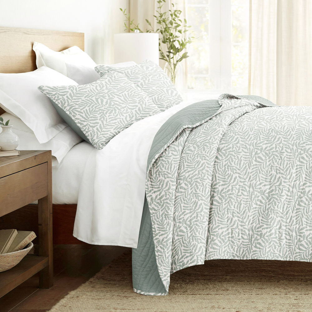 Reversible Quilted Coverlet Set with Tossed Ferns Design - Queen Size Bedding for All Seasons | Perfect for Guest Rooms, Master Bedrooms & Cozy Home Decor