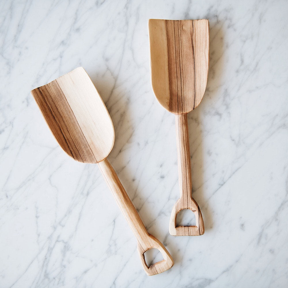 Premium Wild Olive Wood Kitchen Bin Shovel - Eco-Friendly Compost Scoop for Organic Waste - Perfect for Composting, Gardening, and Kitchen Scraps Disposal
