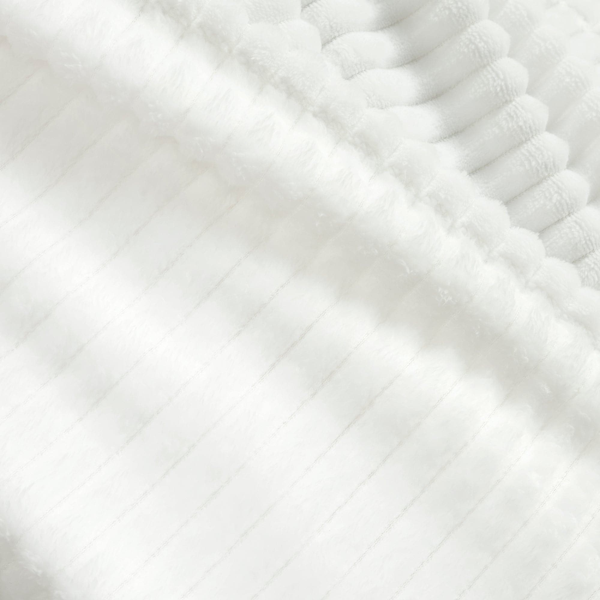 Super Soft & Cozy Faux Fur Ribbed Throw Blanket - Plush Warm Winter Bedding for Couch, Sofa, Bed - Perfect for Home Decor, Gifts & Cold Weather Comfort