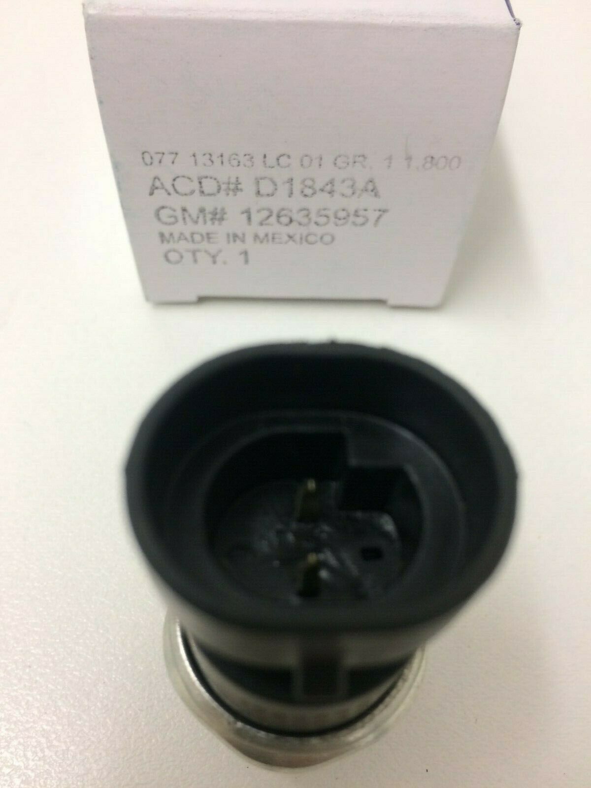 Genuine Holden Commodore/Statesman VE WM V6 Engine Oil Level Switch - Replacement Part for Smooth Engine Performance & Maintenance
