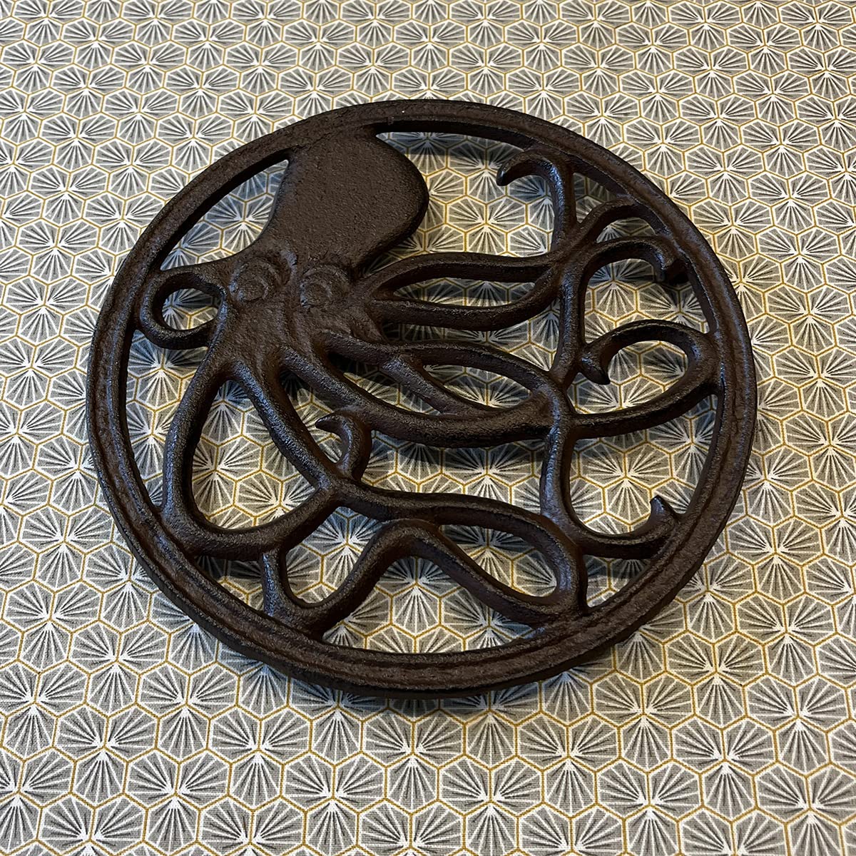 Premium Cast Iron Octopus-Themed Round Table Trivet Set of 2 - Heat Resistant Kitchen Decor for Hot Pots, Pans & Serving Dishes