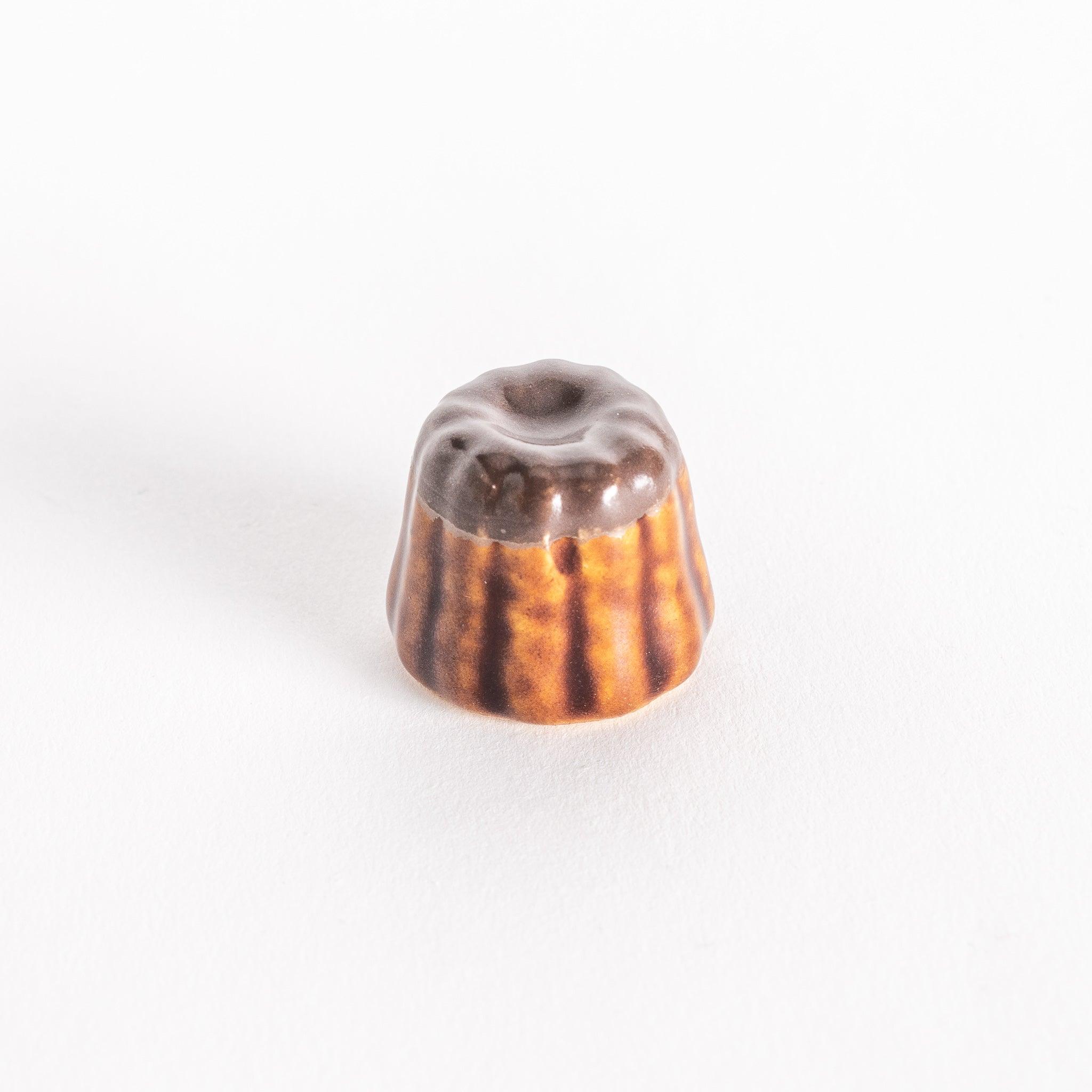 Premium Chocolate Canelé Chopstick Rest - Elegant Tableware for Sushi, Asian Cuisine & Fine Dining - Perfect Gift for Food Lovers