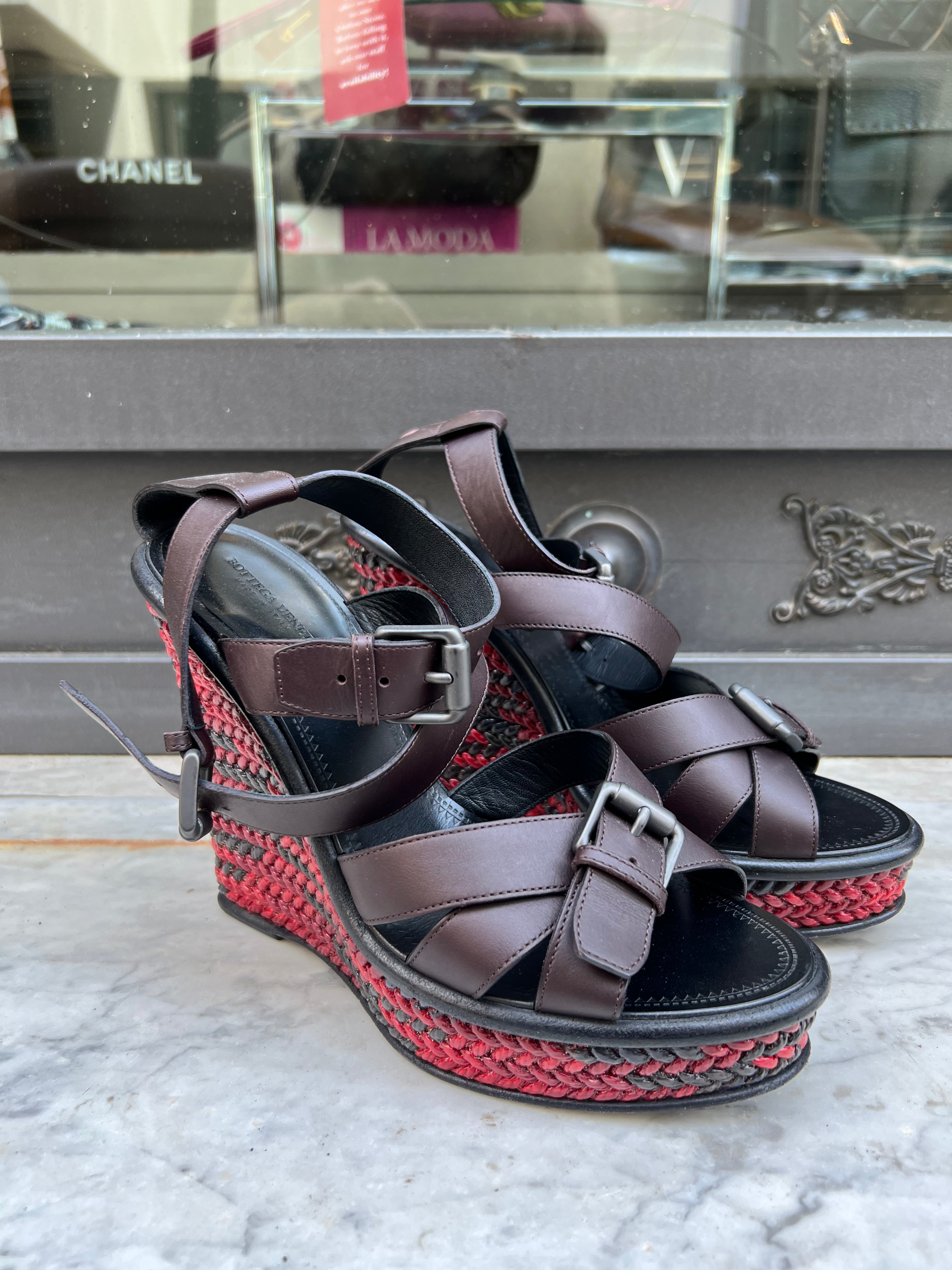 Bottega Veneta Women's Platform Heels Size 38.5 - Stylish & Comfortable for Parties, Weddings & Evening Events