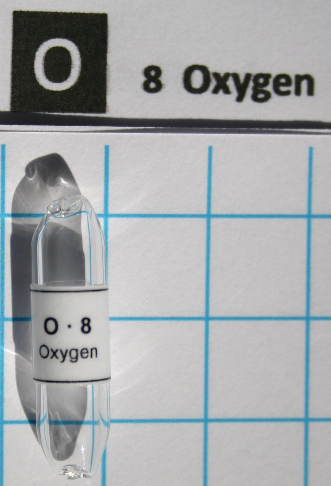 High Purity 99+% Oxygen Gas in 1 Inch Sealed Glass Ampoule - Element 8 Sample for Chemistry Labs, Scientific Research & Educational Experiments