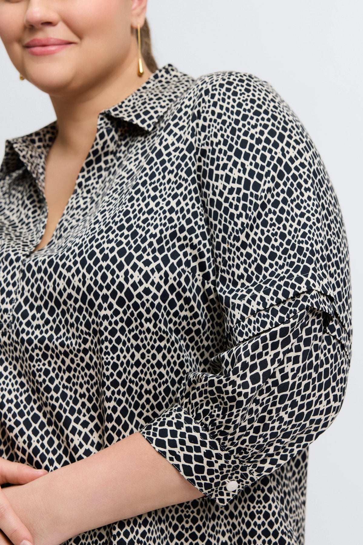 Frankie Plus Abstract Snakeskin 3/4 Sleeve Popover Shirt for Women | Stylish Printed Blouse | Perfect for Office Wear, Casual Outings & Date Nights